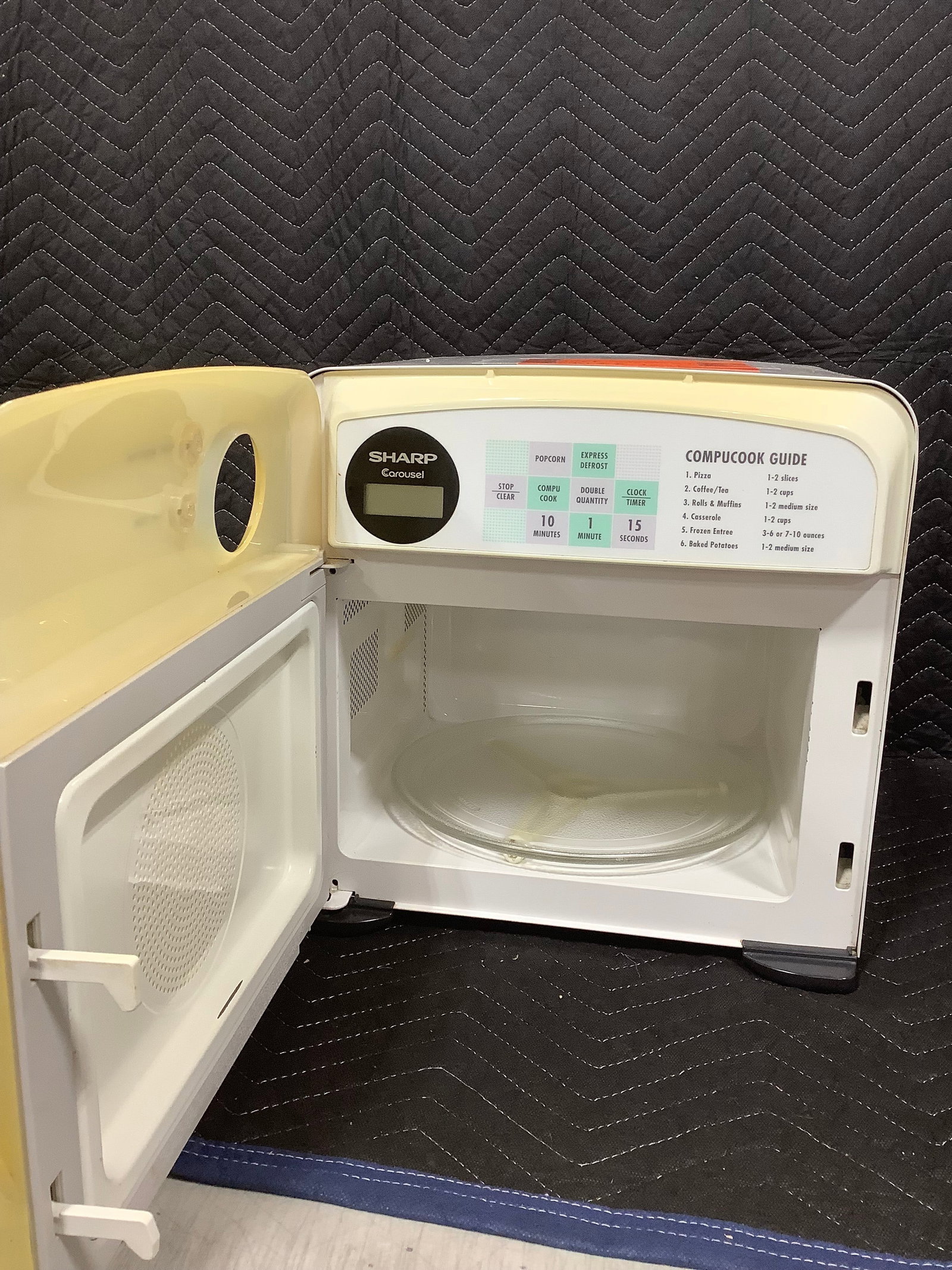 Sharp microwave oven(model:R-120DW): Sharp microwave oven(model:R-120DW)