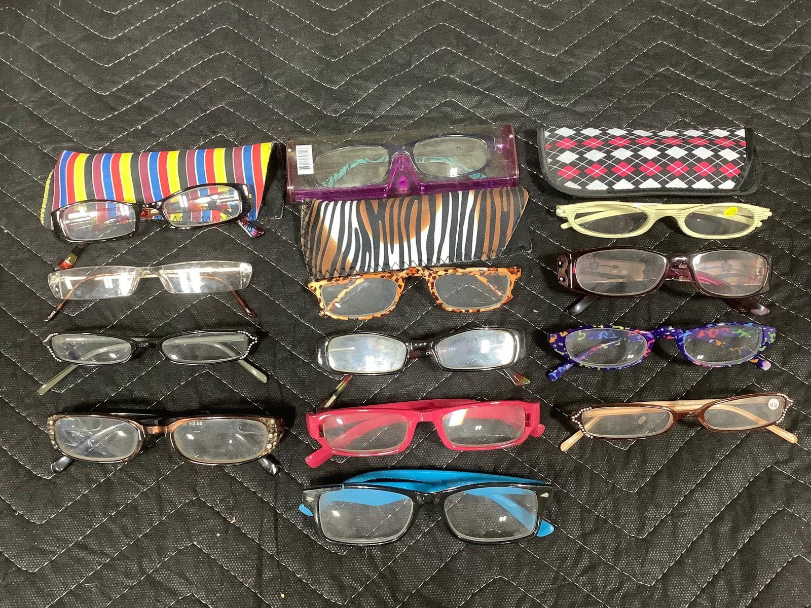 Reading glasses: Reading glasses