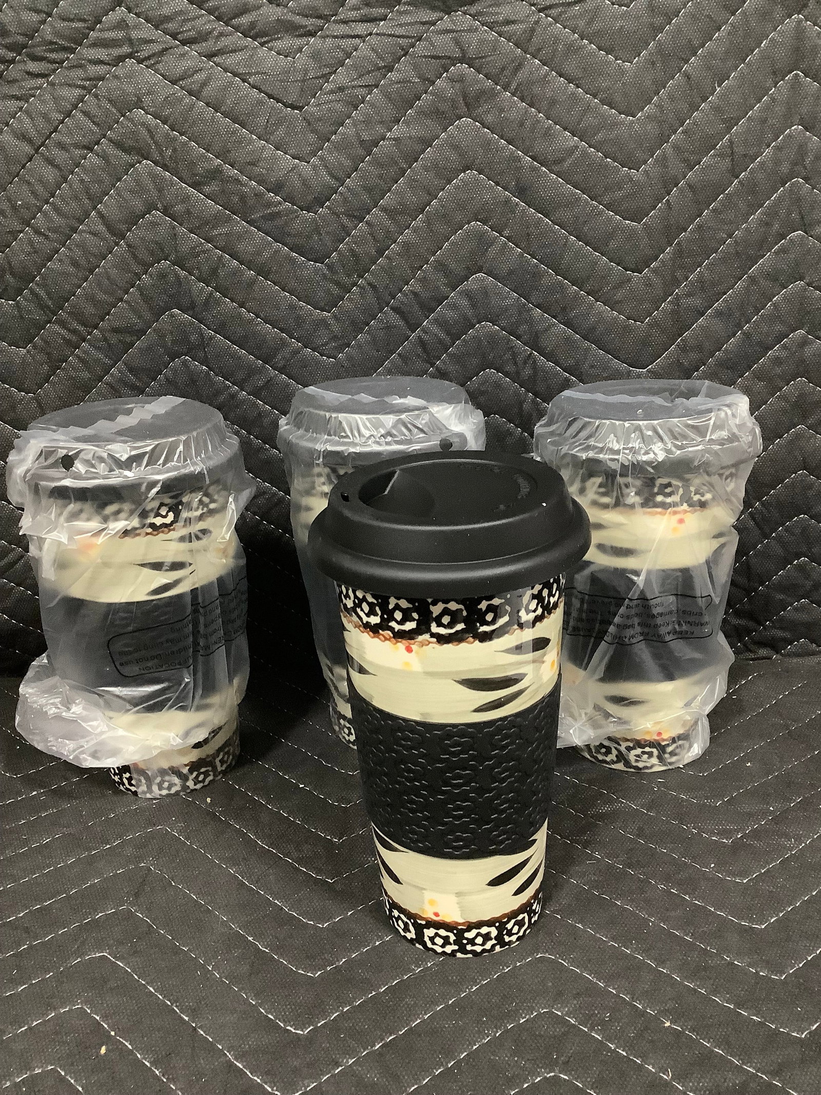 Temp-tations old world set of 4 travel mugs with silicone grip*new in package* (1 of 1)