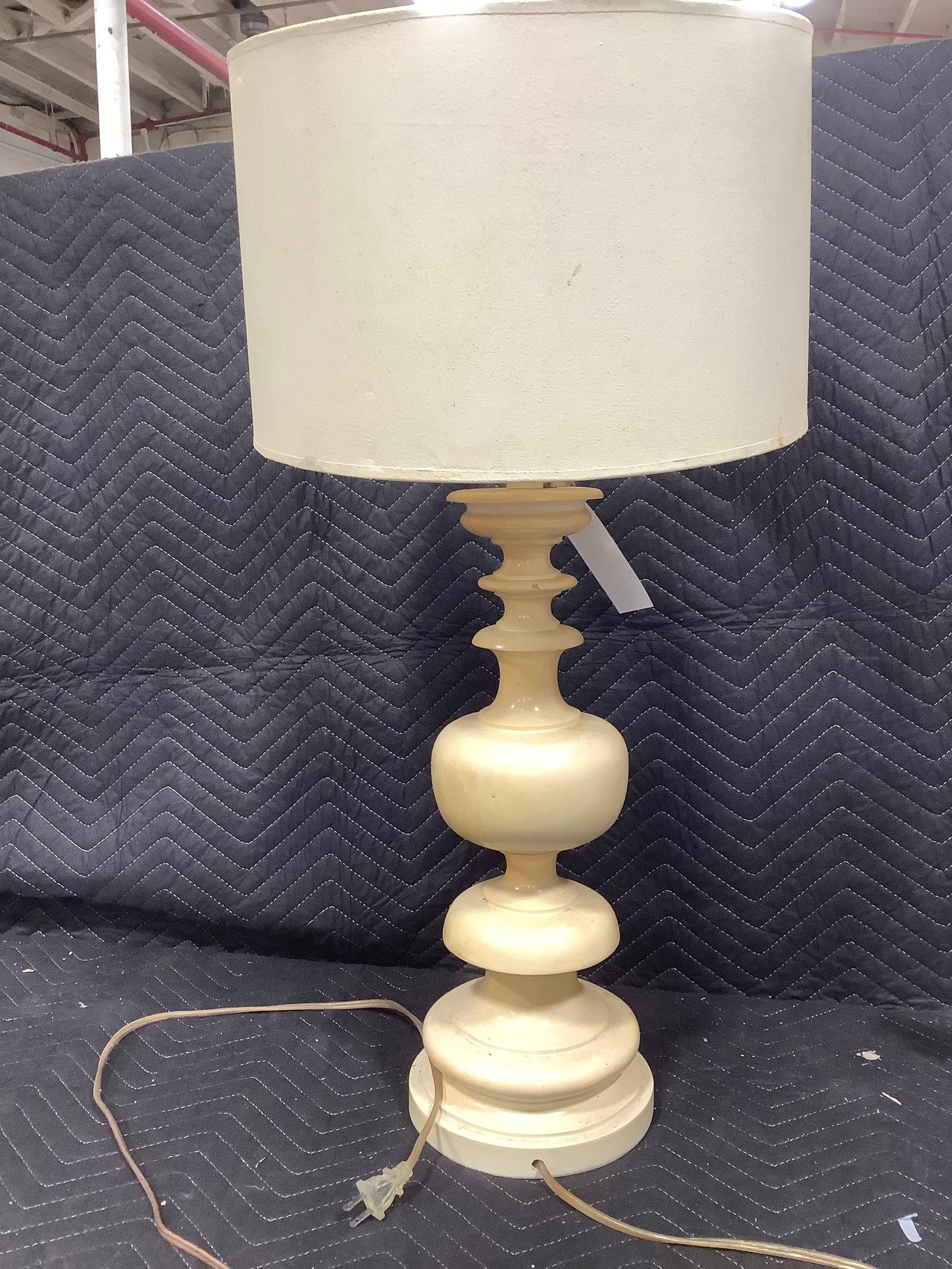 Tall modern cream ceramic lamp with cream barrel shade(32in tall): Tall modern cream ceramic lamp with cream barrel shade(32in tall)