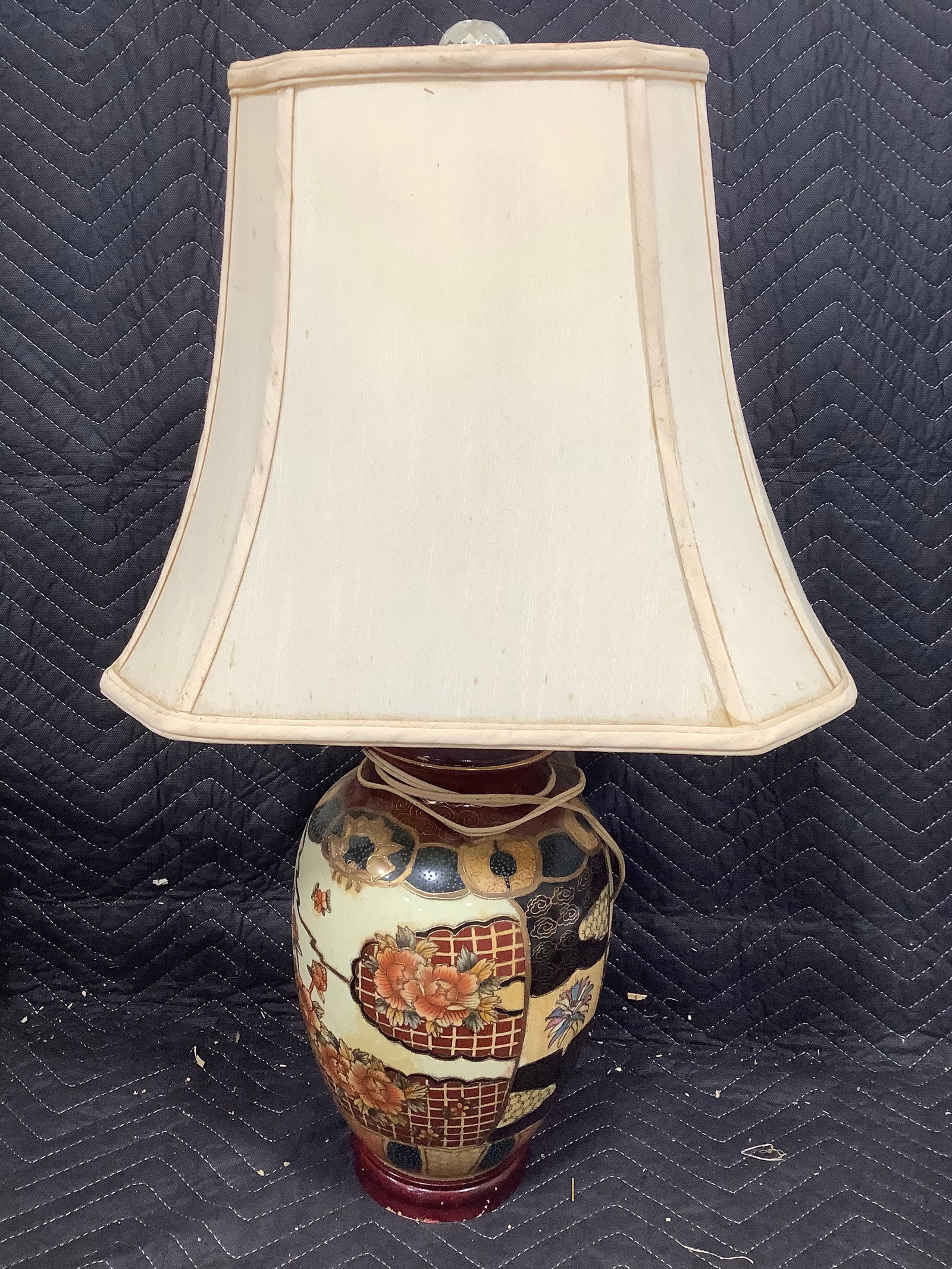 Brown/Tan Metallic Faux Cloisonne Lamp with Shade (29in Tall): Brown/Tan Metallic Faux Cloisonne Lamp with Shade (29in Tall)
