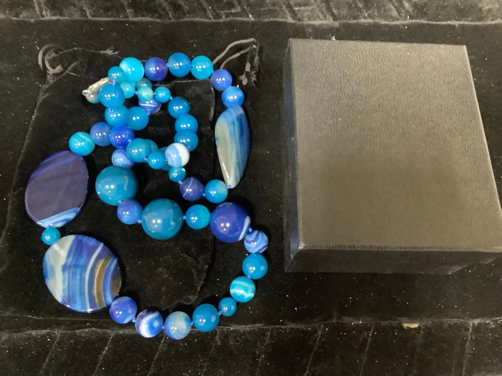 Banded Blue Agate Beaded Necklace (1 of 1)
