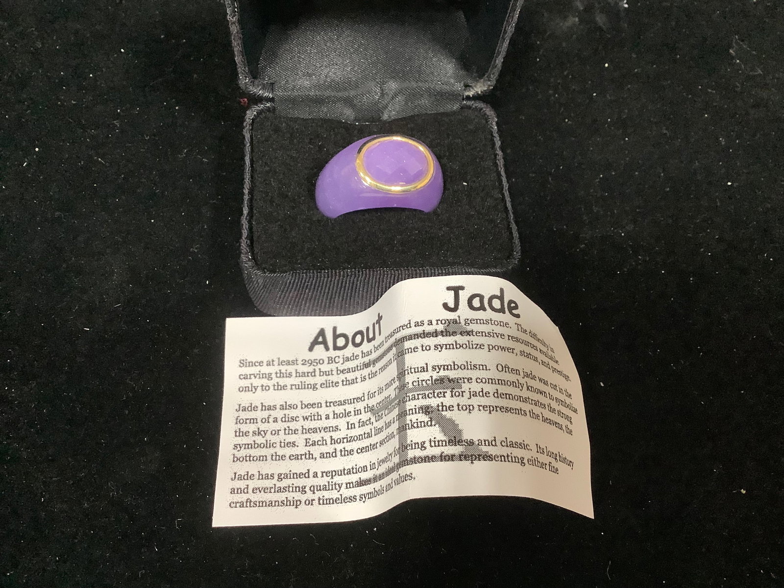 14k Domed Jade Ring (Size: 8): 14k Domed Jade Ring (Size: 8)