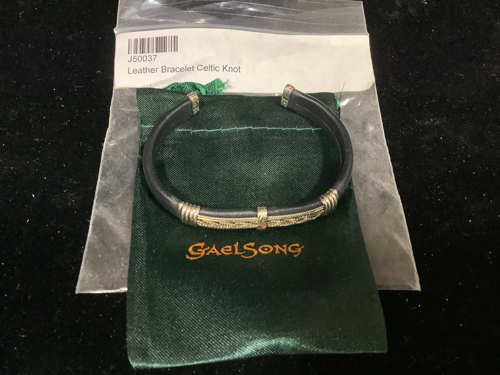 Leather Bracelet Celtic Knot Bracelet: Leather Bracelet Celtic Knot Bracelet