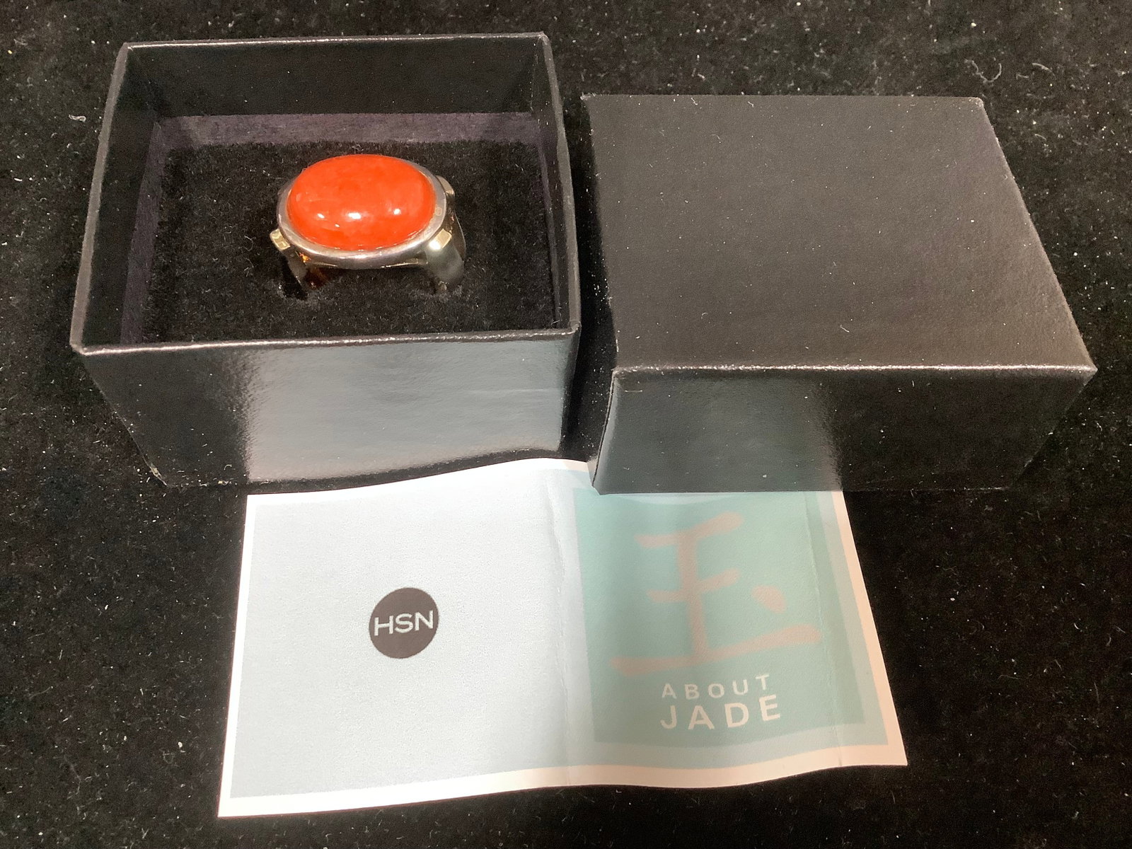 Red Jade Silver Oval Ring (size: 8): Red Jade Silver Oval Ring (size: 8)