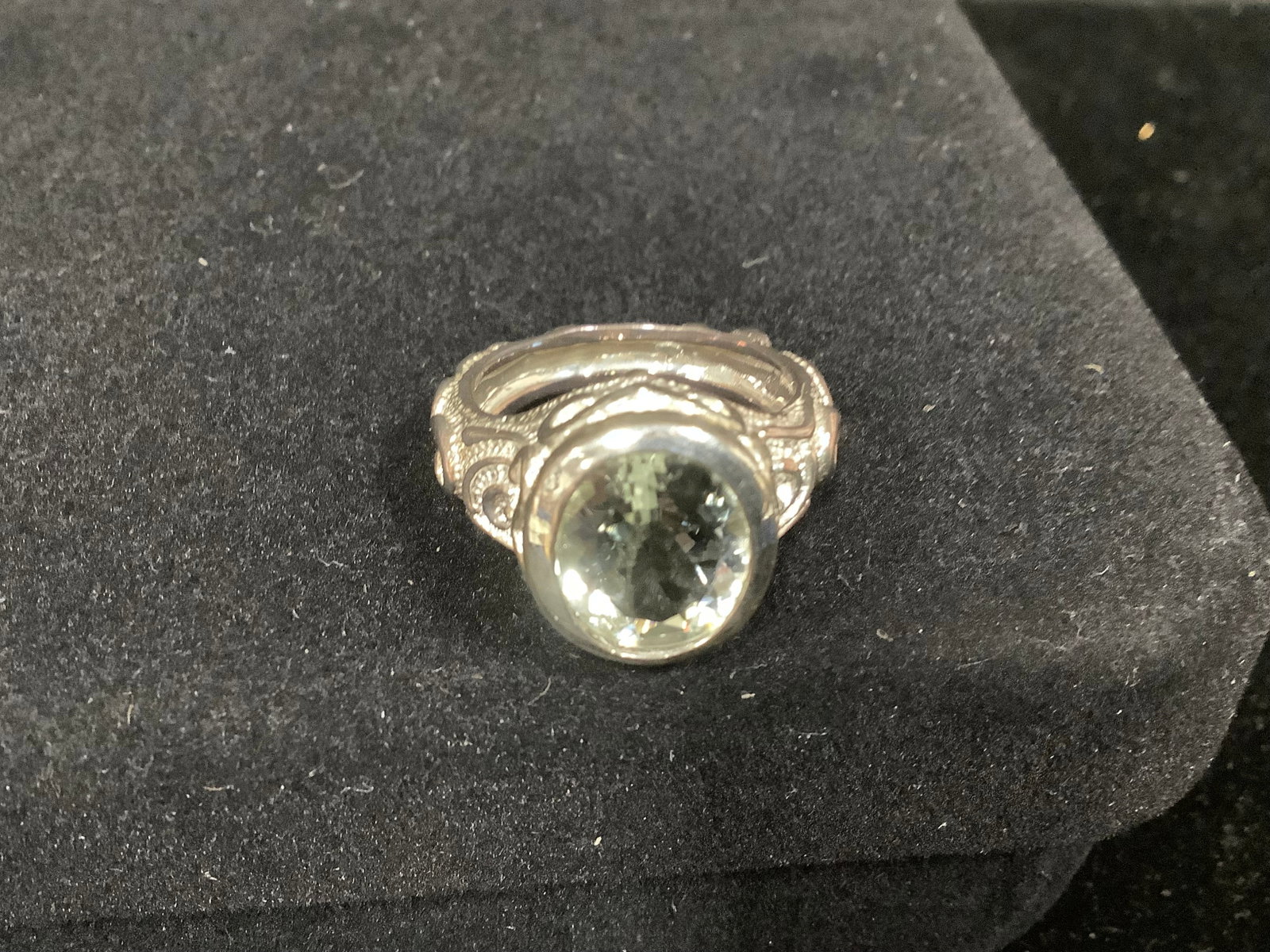 Rebecca Felder Oval Fancy Cut Green Amethyst 3.55 ct tw Ring (Size: 8) (1 of 1)