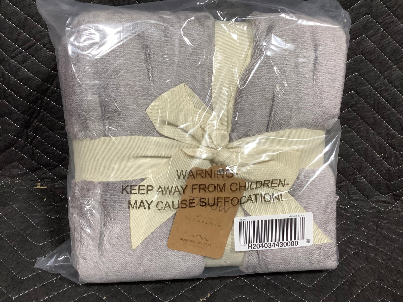 Berkshire Throw Blanket *new* (1 of 1)