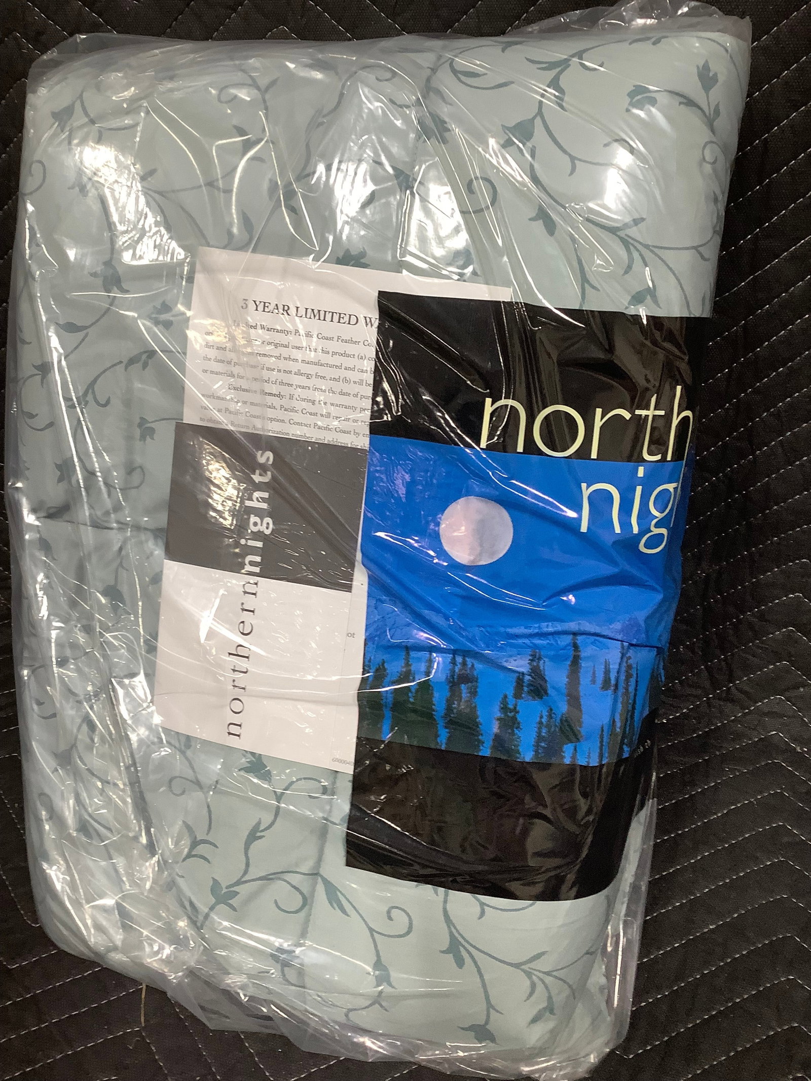 Northern Nights Oversized Comforter *new*: Northern Nights Oversized Comforter *new*