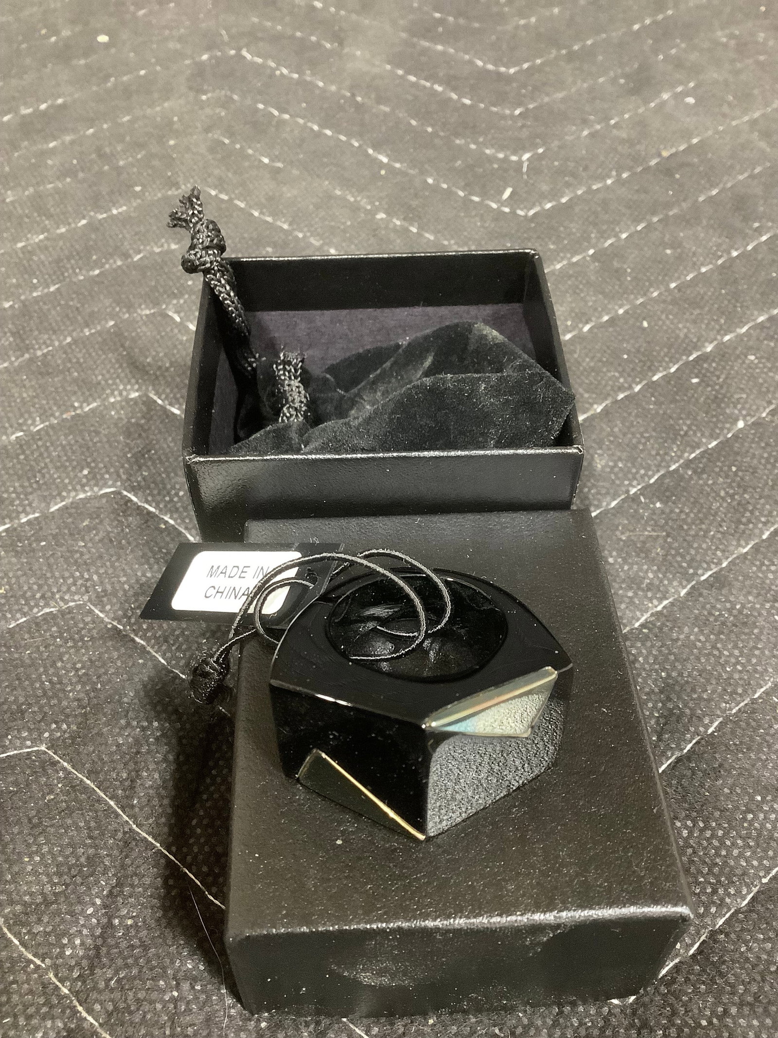 Metal inlay glass black ring(9): Metal inlay glass black ring(9)