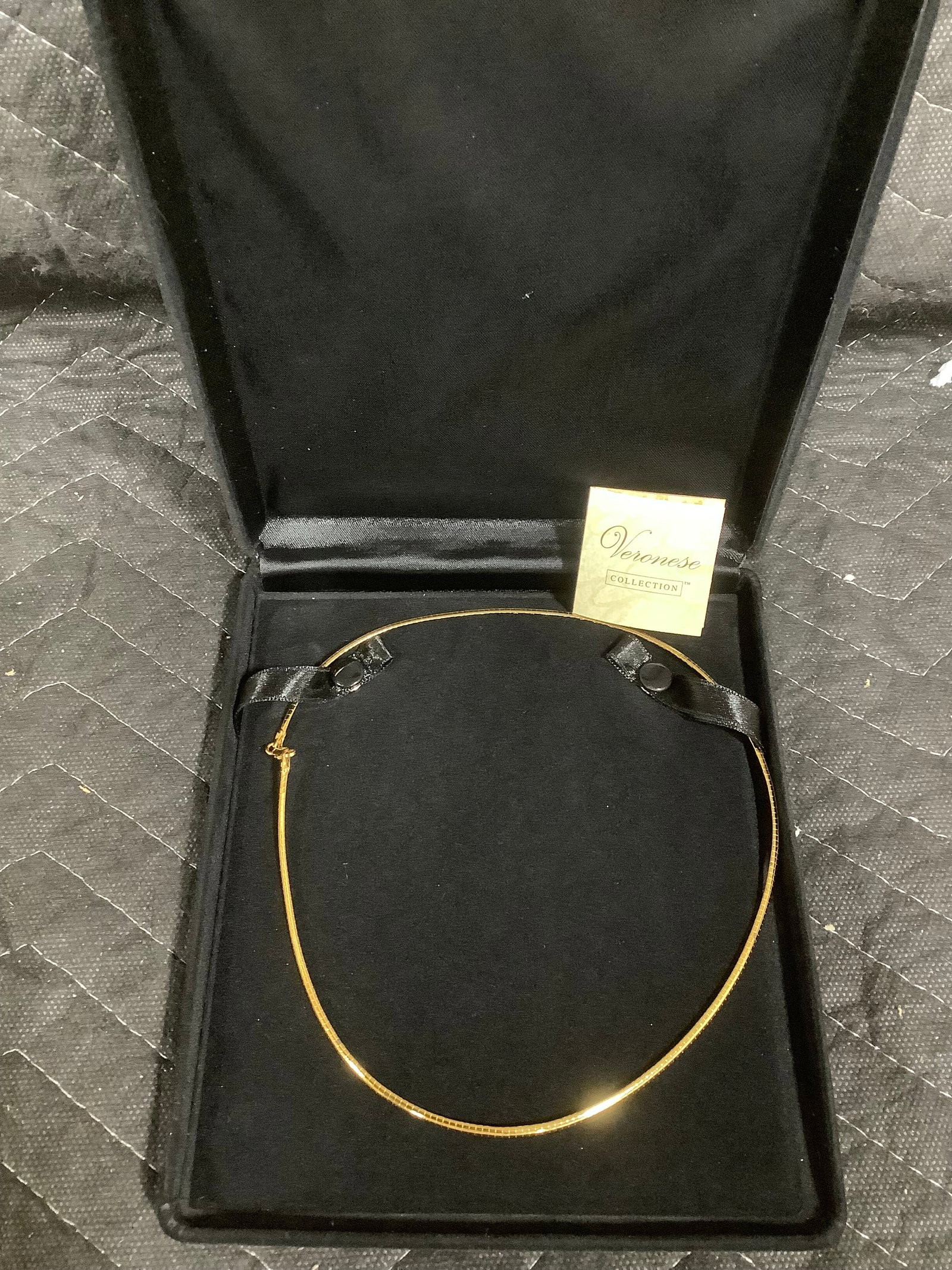 Veronese 18k bonded sterling 17'' reversible omega necklace: Veronese 18k bonded sterling 17'' reversible omega necklace