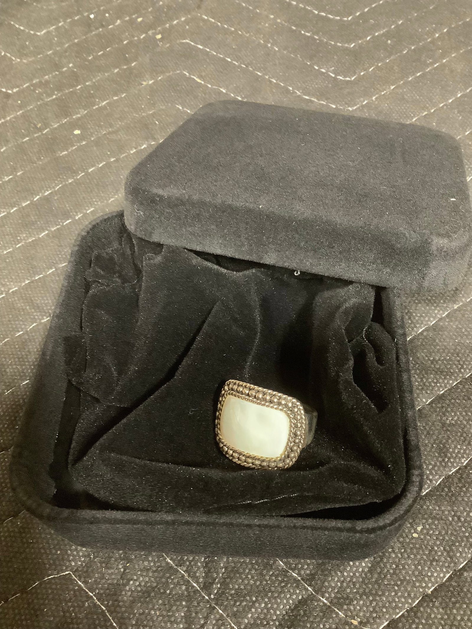 Barbara Palacios sterling bold east west mother of pearl ring(8): Barbara Palacios sterling bold east west mother of pearl ring(8)