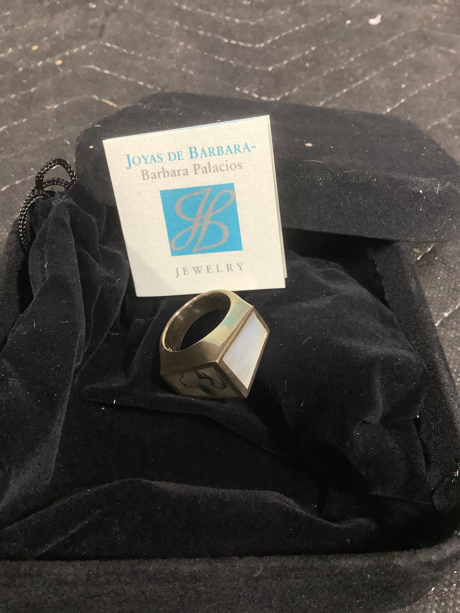 Barbara Palacios sterling abalone & mother of pearl inlay ring(8): Barbara Palacios sterling abalone & mother of pearl inlay ring(8)