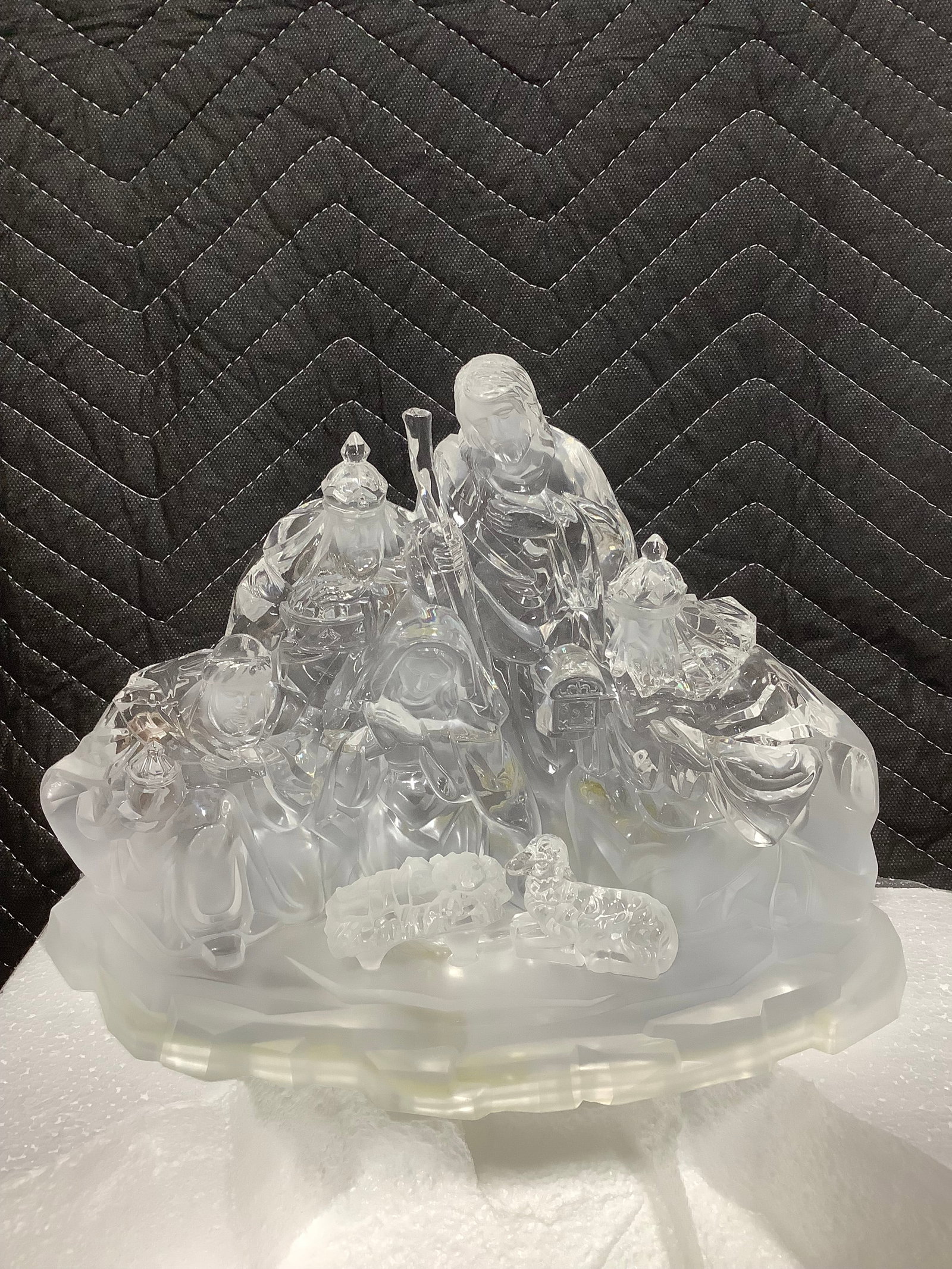 Crystal nativity figure (1 of 1)