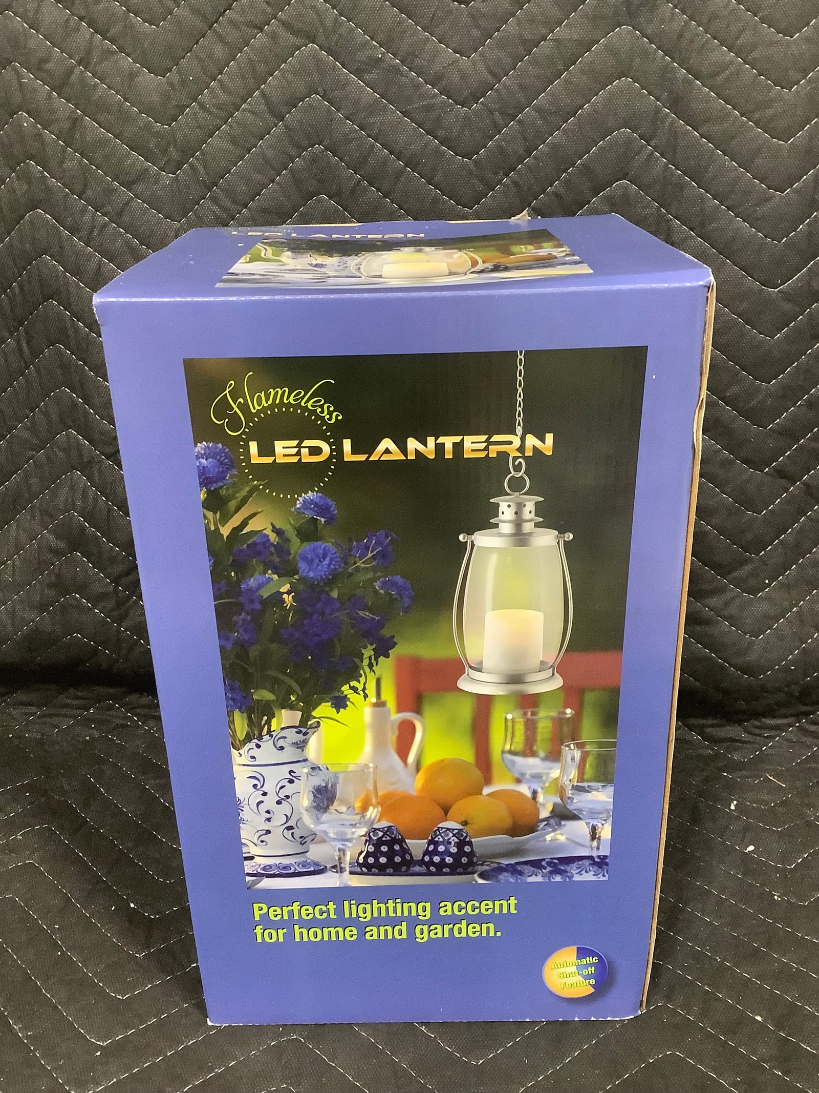 Flameless LED lantern*new in package*: Flameless LED lantern*new in package*