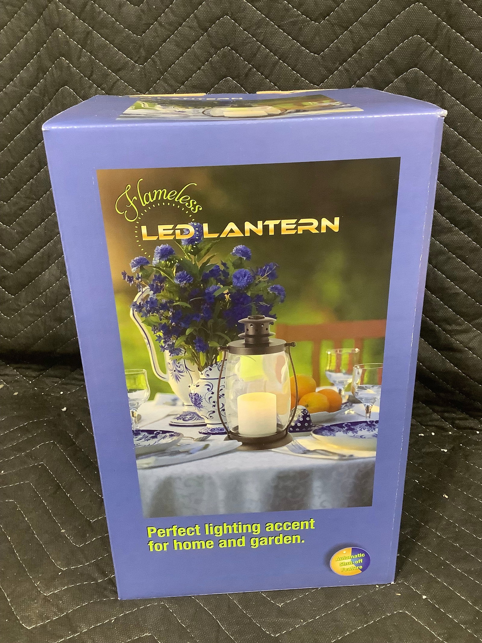 Flameless LED lantern*new in package*: Flameless LED lantern*new in package*