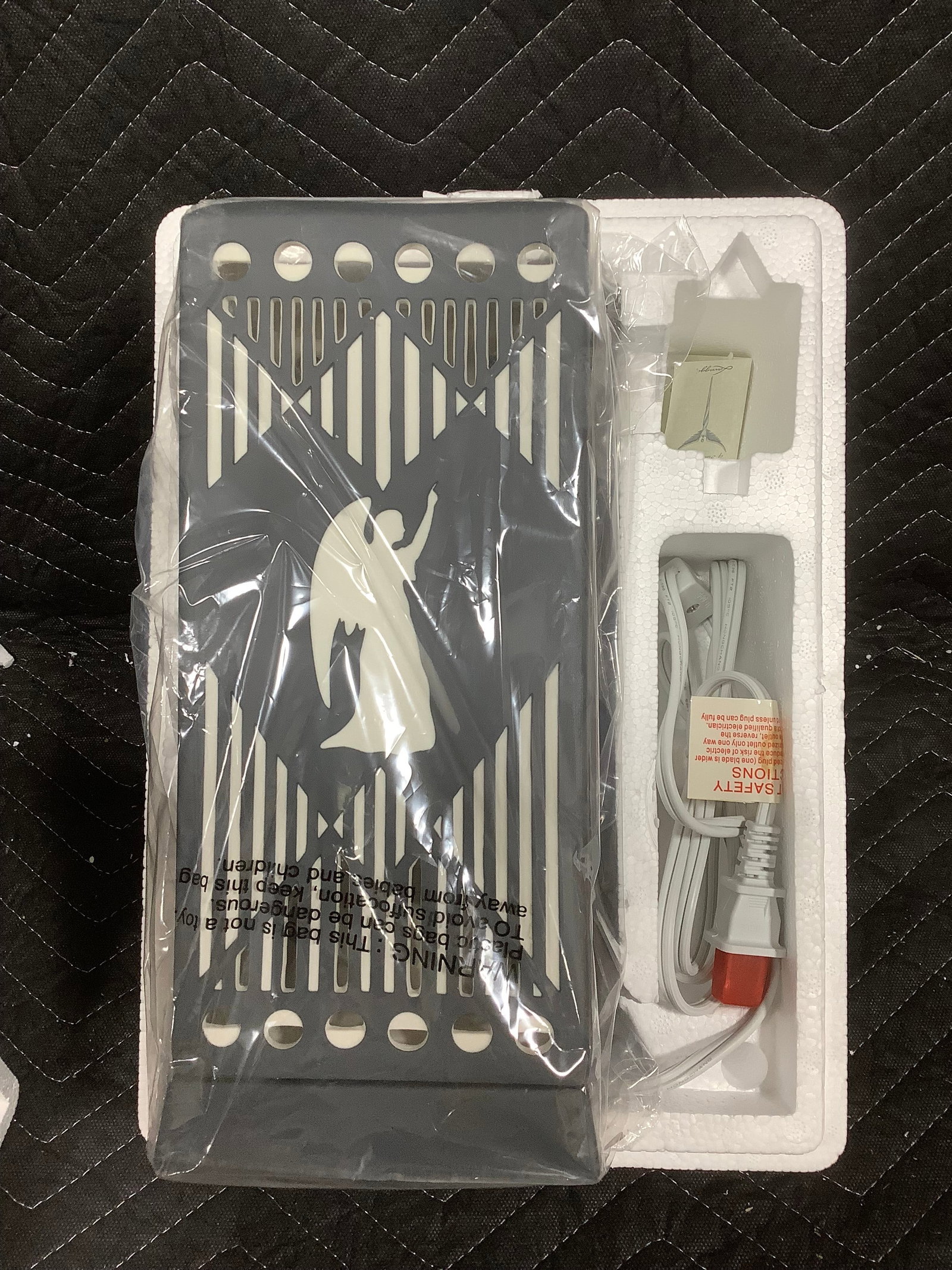 Porcelain Illuminaire light by Steven Lavaggi*new in package*: Porcelain Illuminaire light by Steven Lavaggi*new in package*