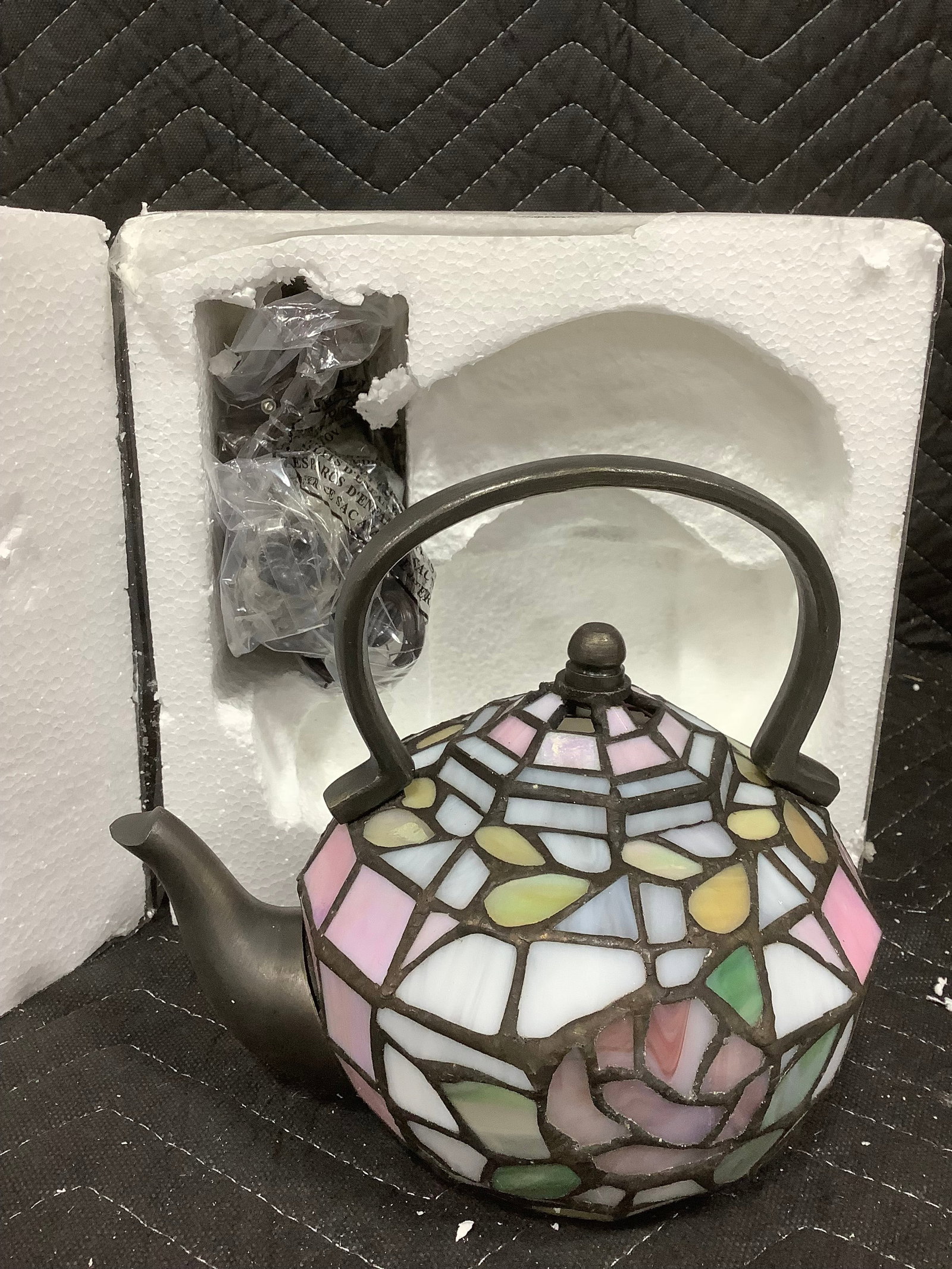 Handmade Tiffany Style Tea Pot Lamp (7in Tall) *new in box* (1 of 1)