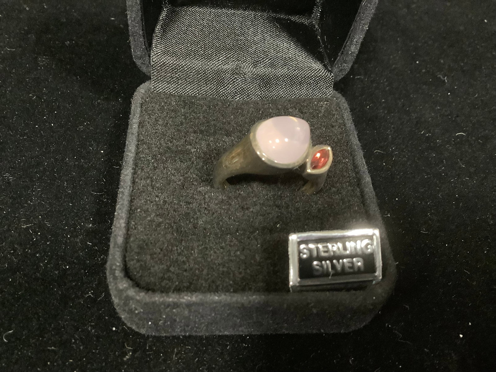 Sterling Rose Quartz & Garnet Gemtone Ring (Size: 8): Sterling Rose Quartz & Garnet Gemtone Ring (Size: 8)