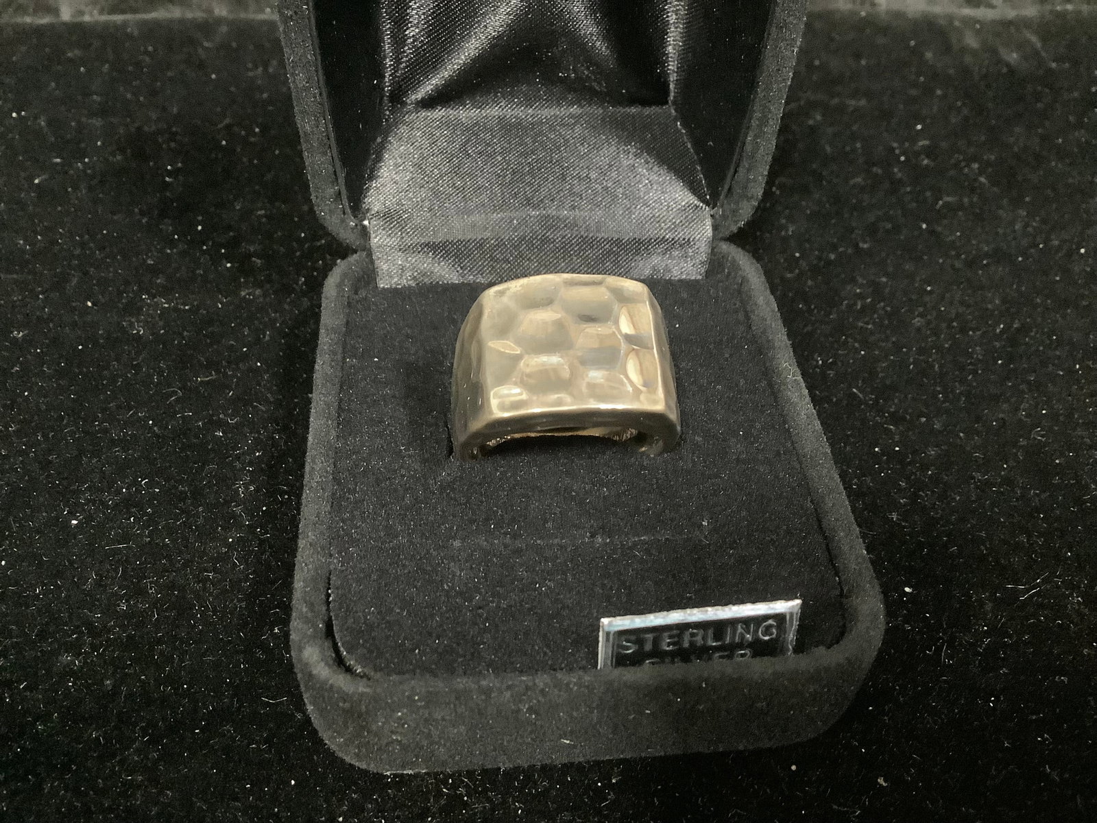 Sterling Bold Polished Textured Hammered Ring (Size: 8): Sterling Bold Polished Textured Hammered Ring (Size: 8)