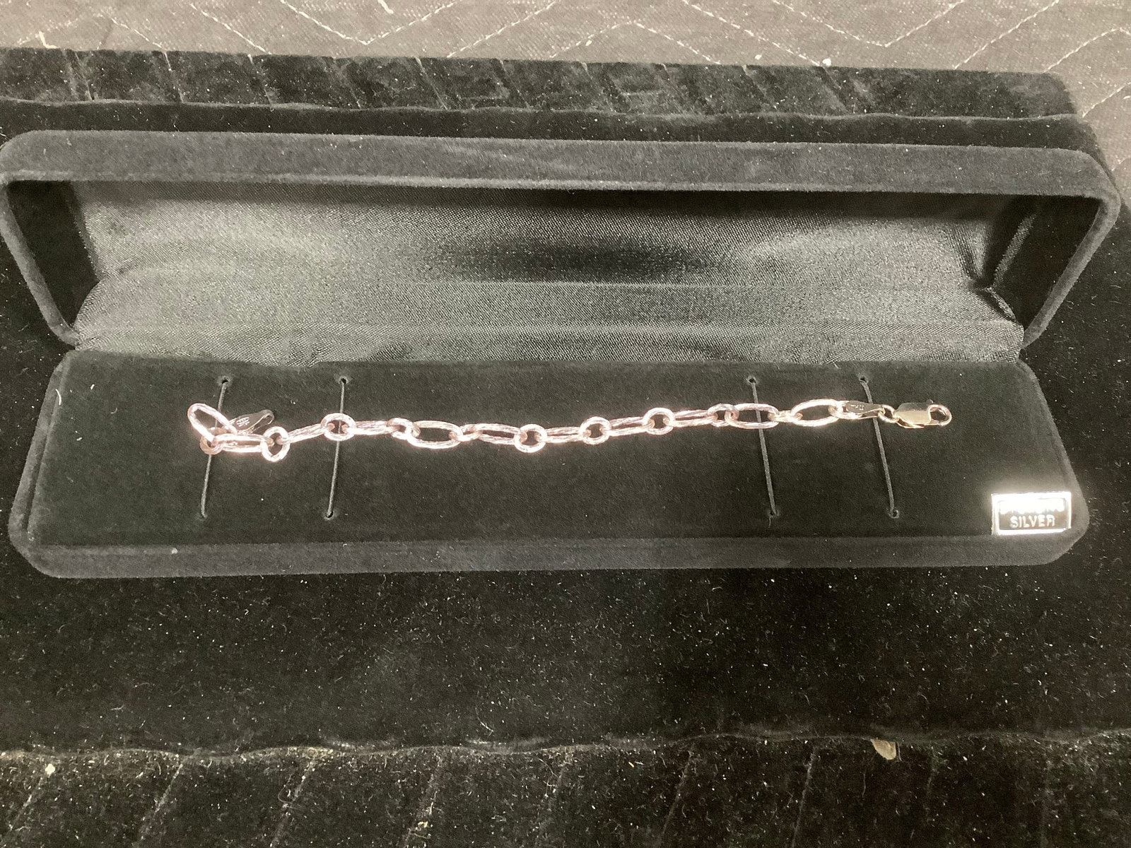 Sterling 7 1/4in Textured Figaro Bracelet: Sterling 7 1/4in Textured Figaro Bracelet