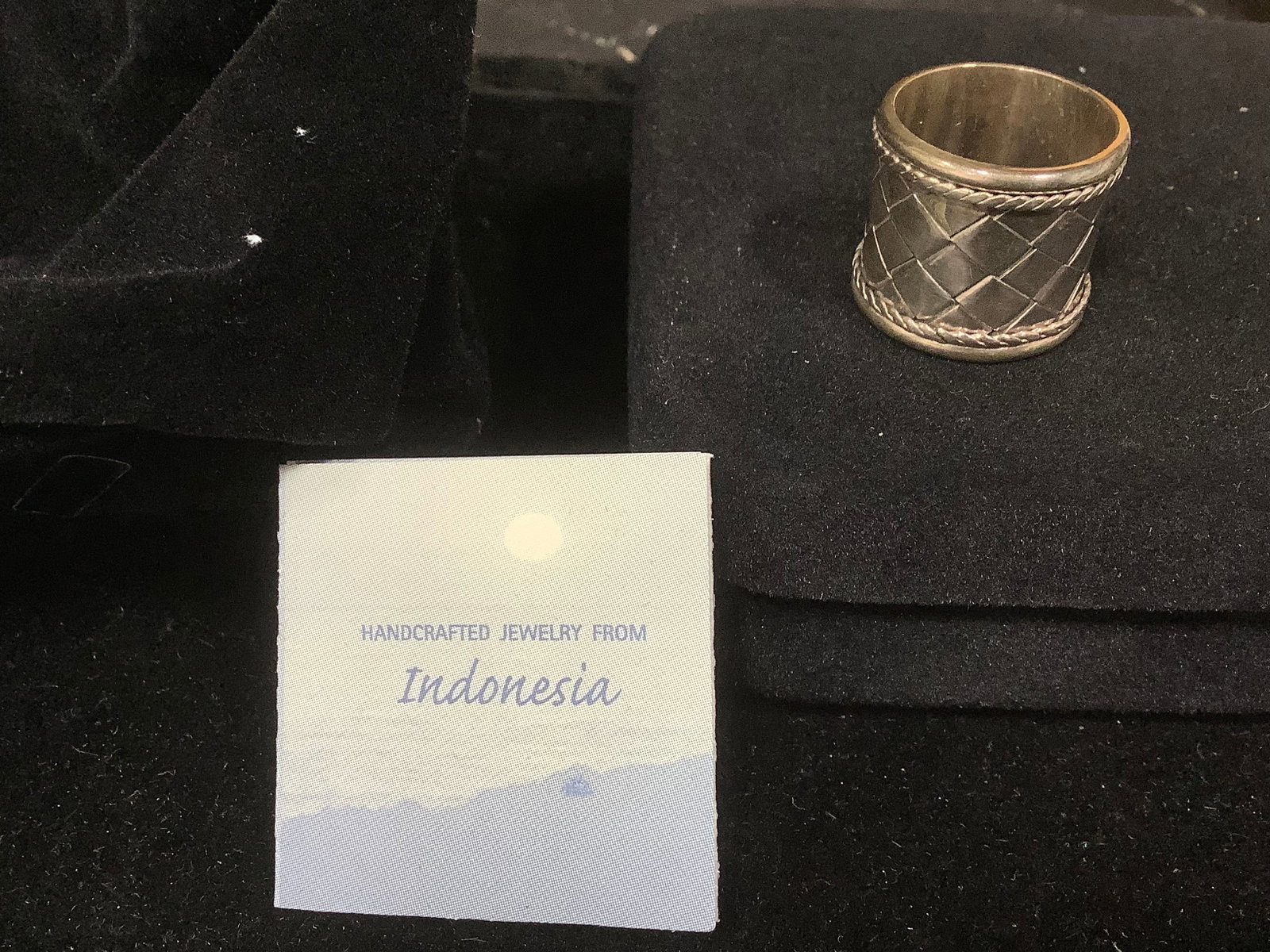 Artisan Crafted Sterling Wide Woven Band Ring (size: 8): Artisan Crafted Sterling Wide Woven Band Ring (size: 8)