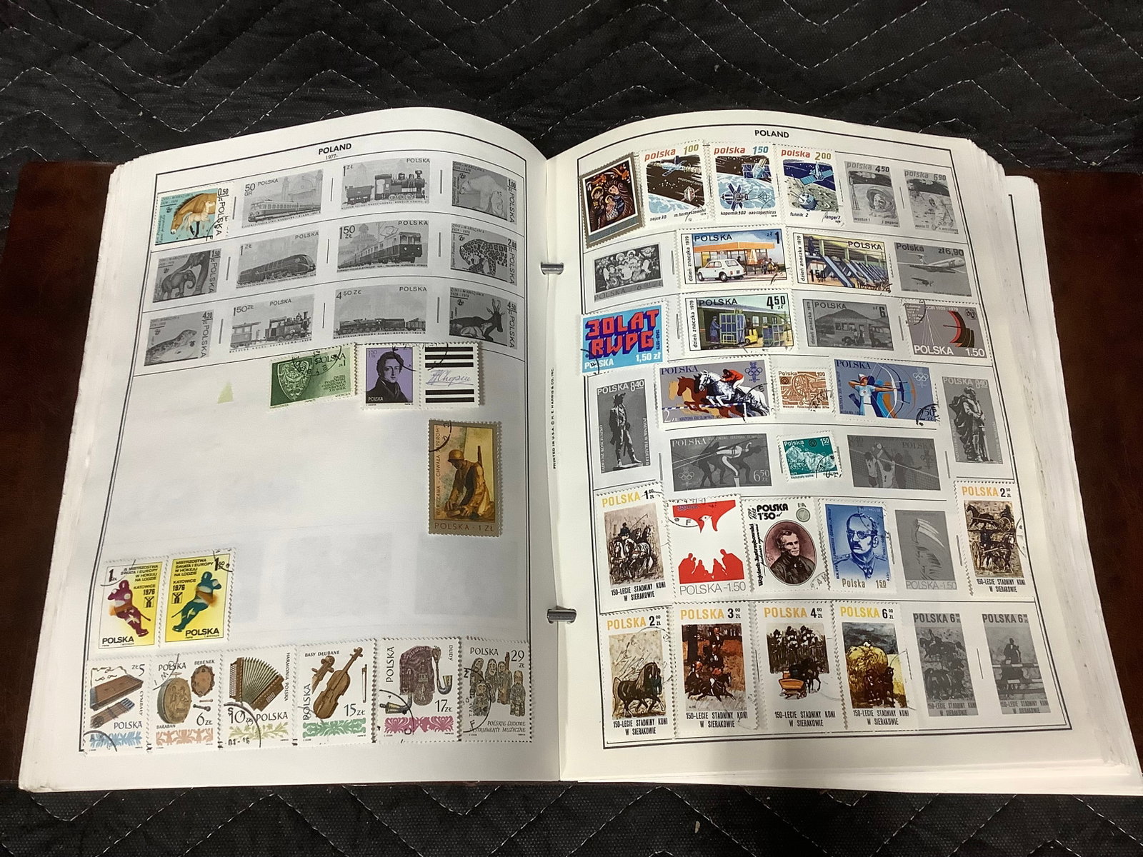 Stamp album with foreigns stamps inside (1 of 1)