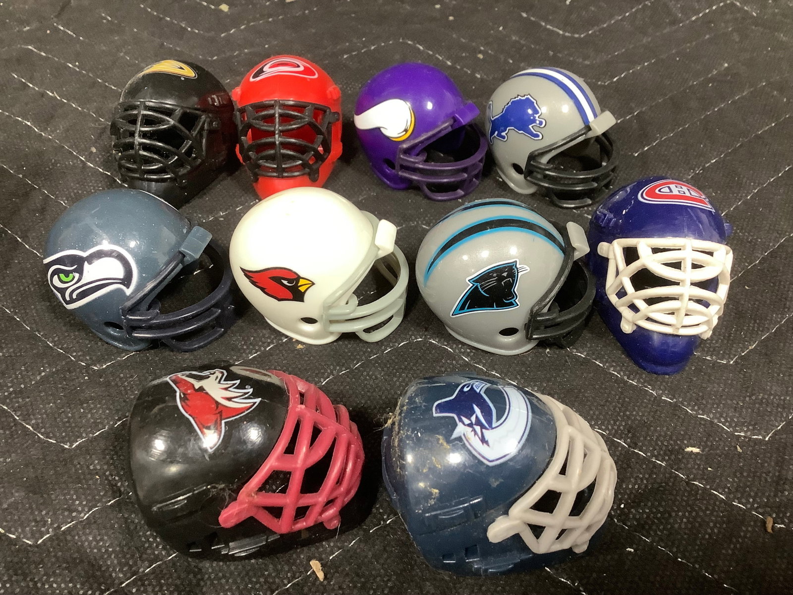 Miniature sports helmet figurines: Miniature sports helmet figurines