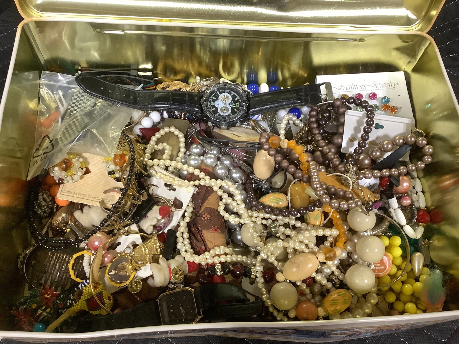 Various Costume Jewelry: Various Costume Jewelry