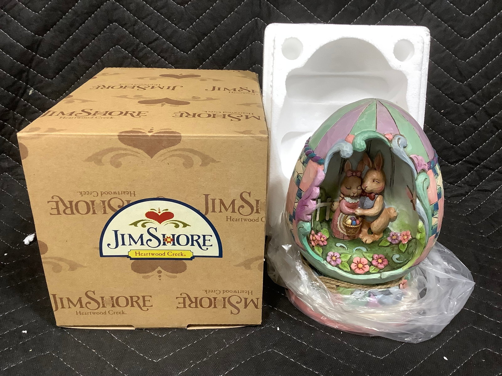 Jim Shore Heartwood Creek Easter Egg Diorama: Jim Shore Heartwood Creek Easter Egg Diorama
