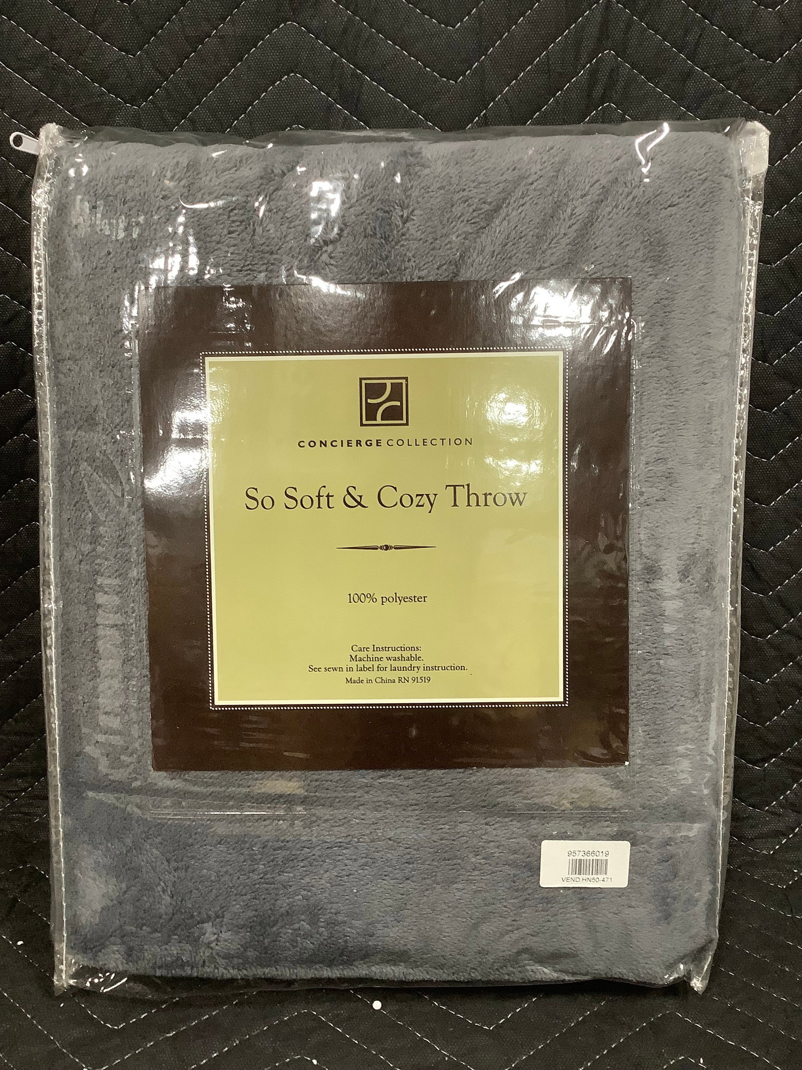 Concierge Collection Cozy Throw *new* (1 of 1)