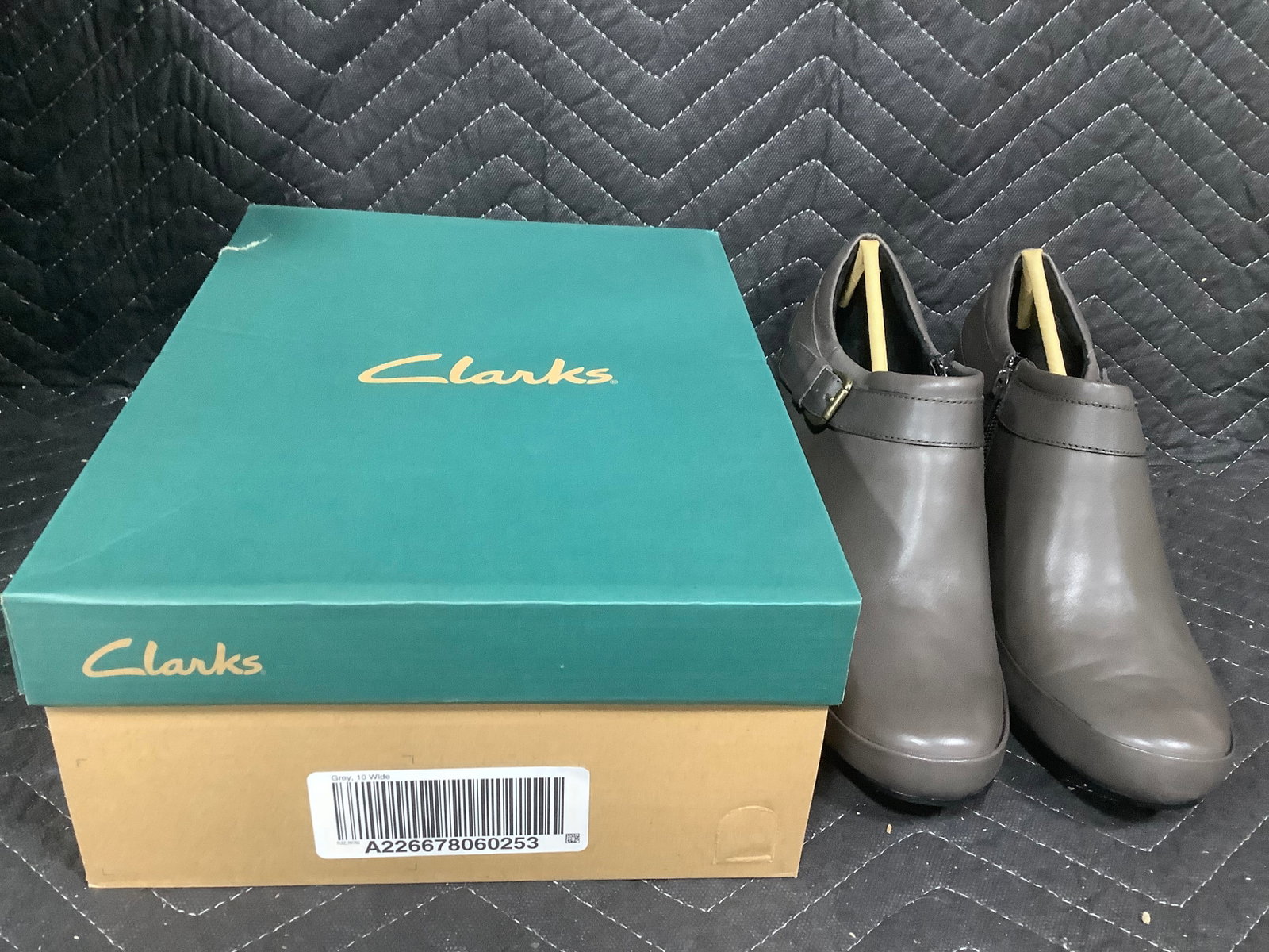 Clarks Bendables Sapphire June Leather Shooties (10w): Clarks Bendables Sapphire June Leather Shooties (10w)