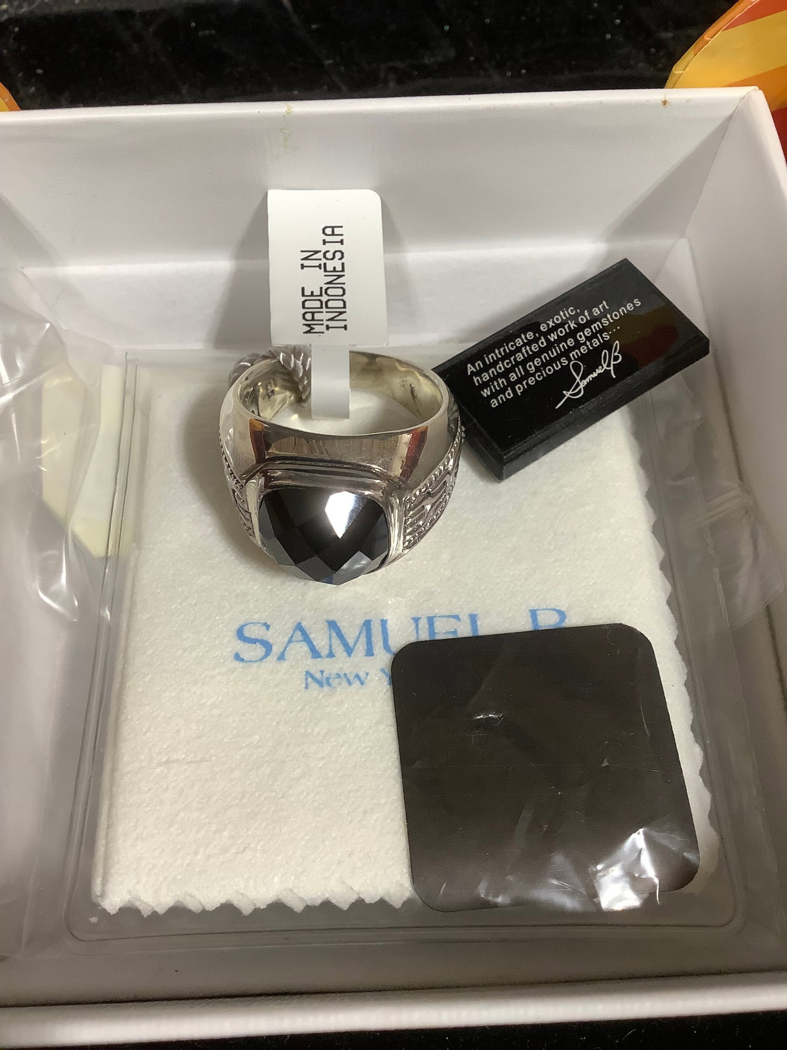 Samuel B ring with cleaning cloth(9): Samuel B ring with cleaning cloth(9)