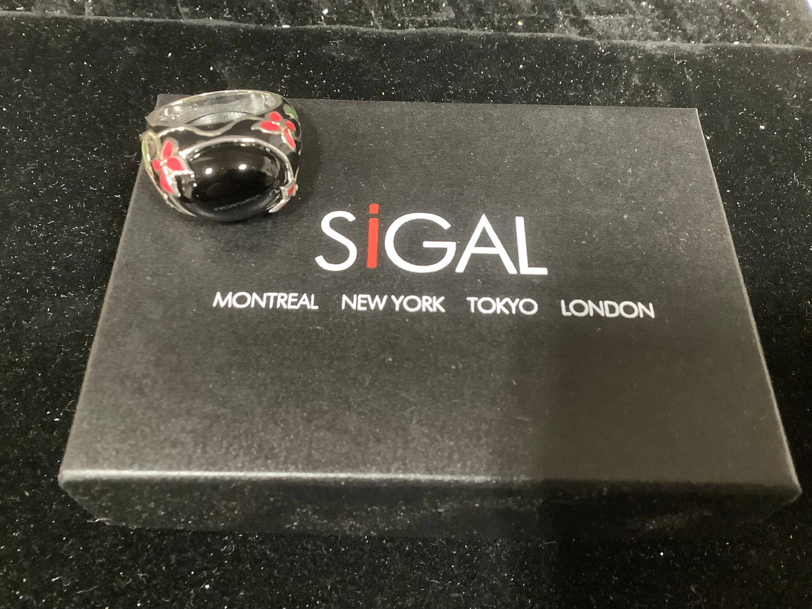 David Signal Sterling Black Onyx and Enamel Flowers Ring (Size: 8): David Signal Sterling Black Onyx and Enamel Flowers Ring (Size: 8)