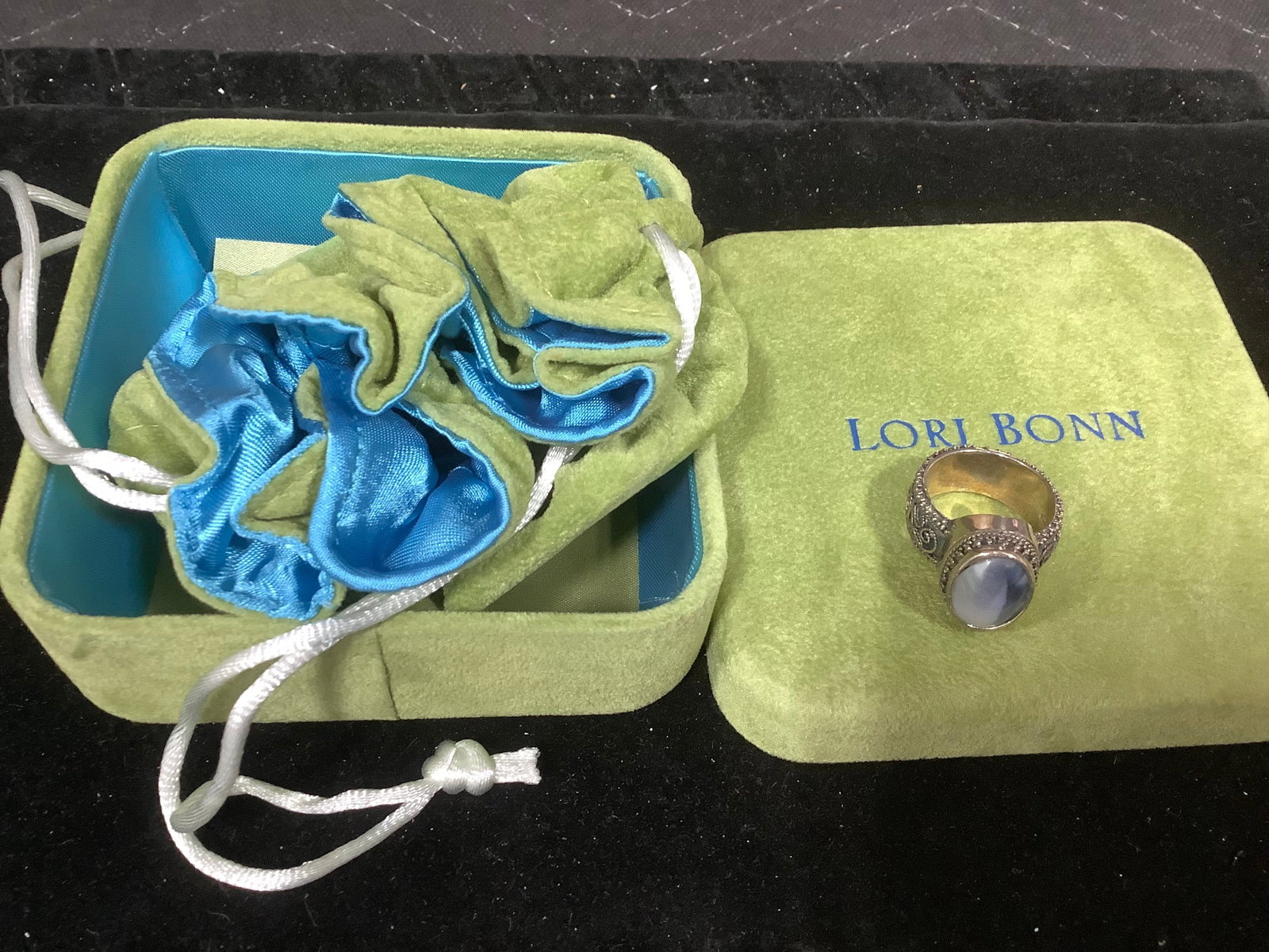 Lori Bonn Sterling Oval Blue Shell Filigree Shank Ring (Size: 8) (1 of 1)
