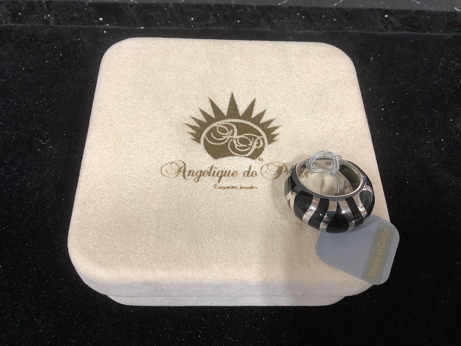 Angelique De Paris Wavy Striped Sterling Ring (Size: 8): Angelique De Paris Wavy Striped Sterling Ring (Size: 8)