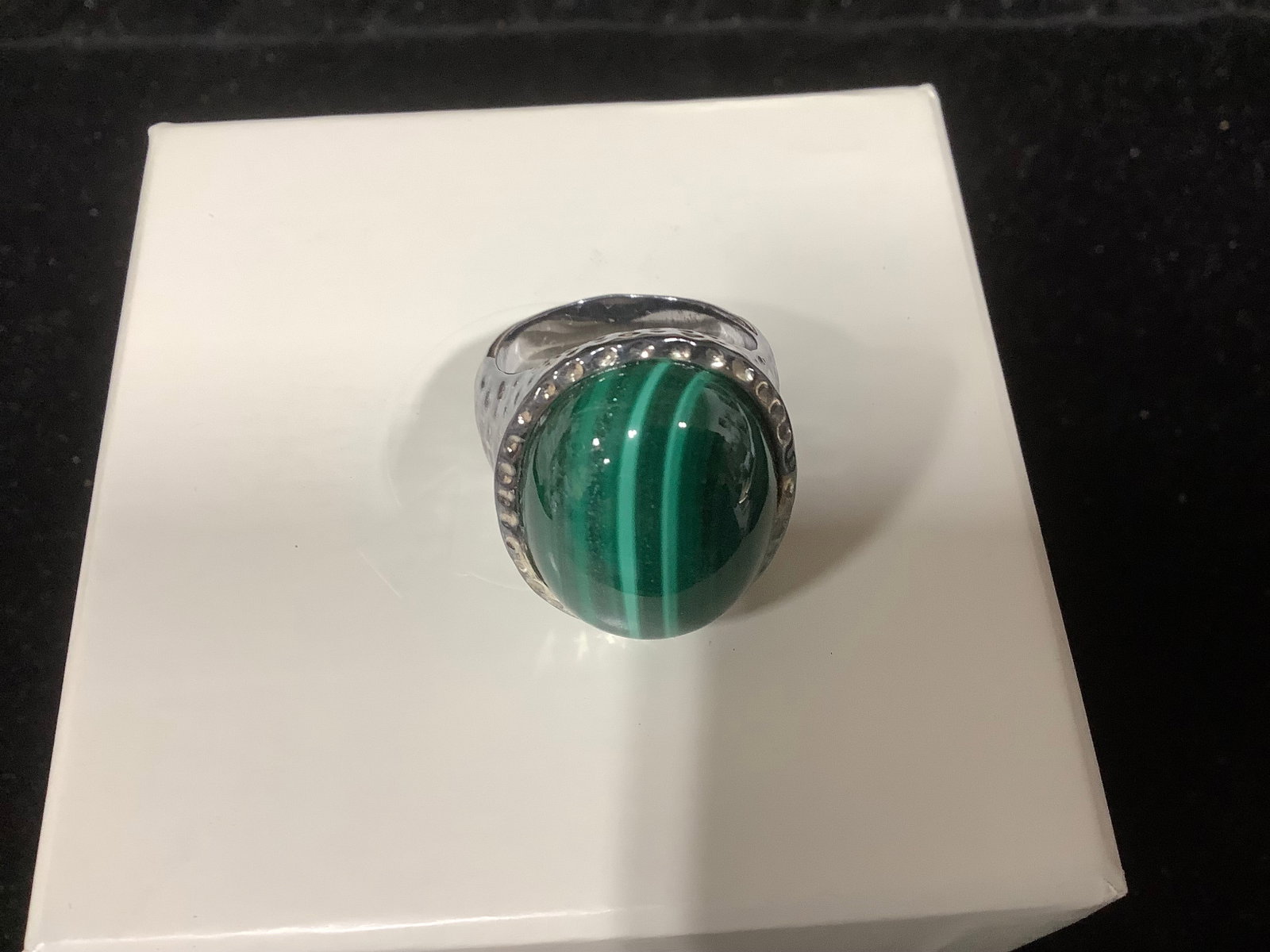 Sterling Oval Malachite Hammered Ring (Size: 8) (1 of 1)