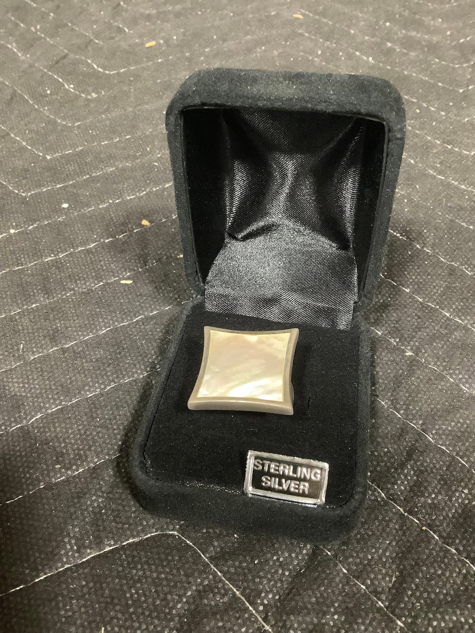 Sterling bold modern mother of pearl ring(7): Sterling bold modern mother of pearl ring(7)