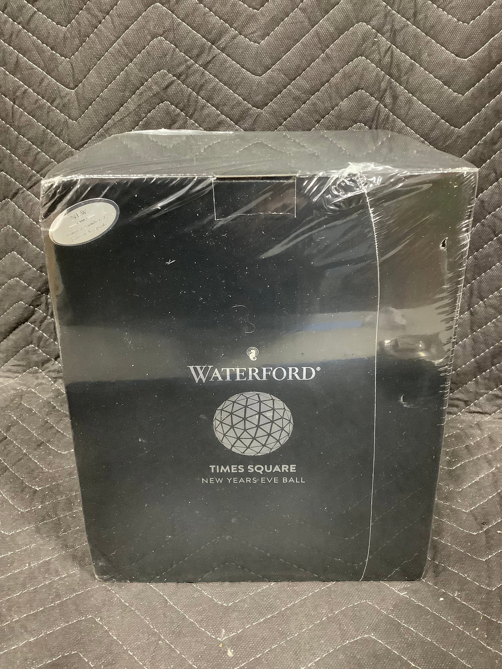 Waterford Times Square New Years Eve snowglobe*sealed in box*: Waterford Times Square New Years Eve snowglobe*sealed in box*