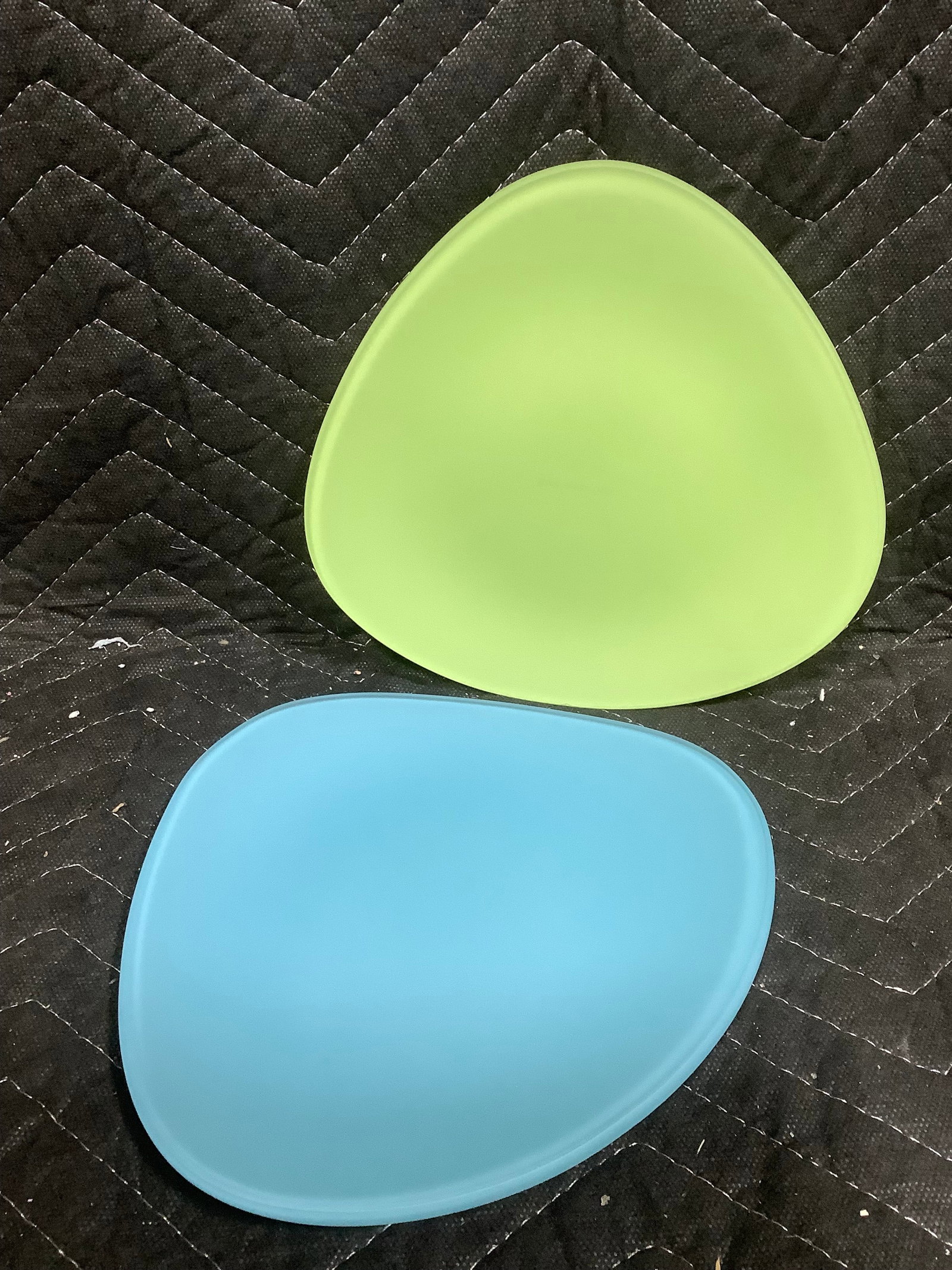 Triangle lime and turquoise plates(8inx7.5in)