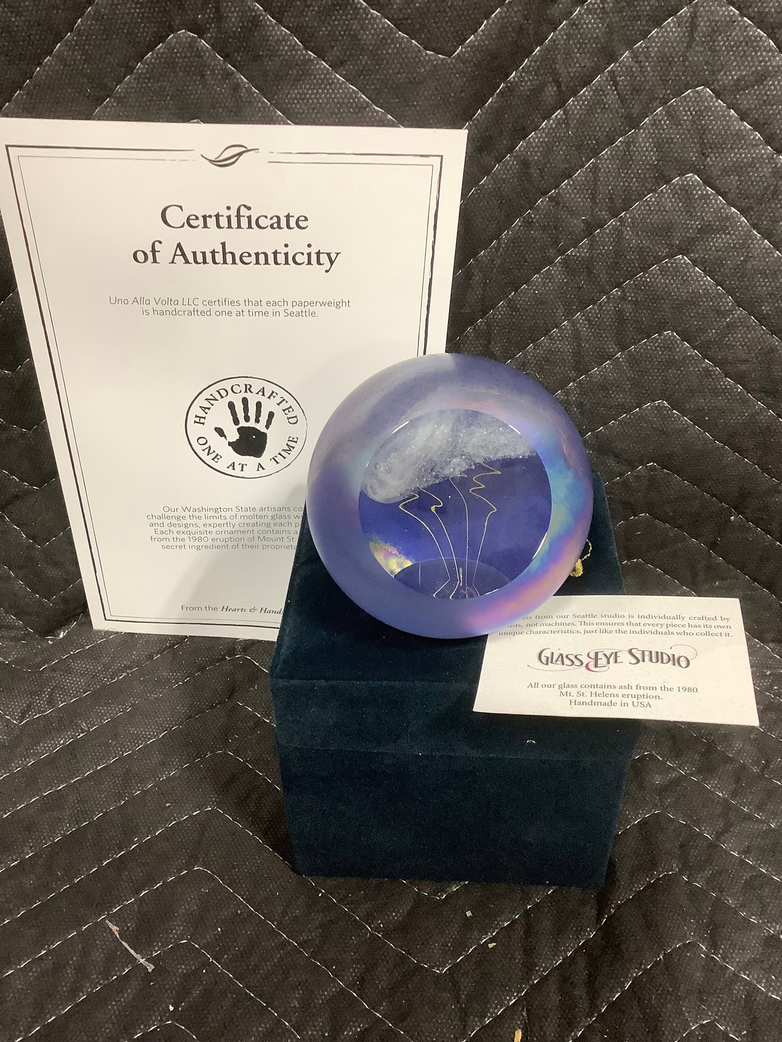 Uno Volta LLC handcrafted paperweight with COA*new in package* (1 of 1)