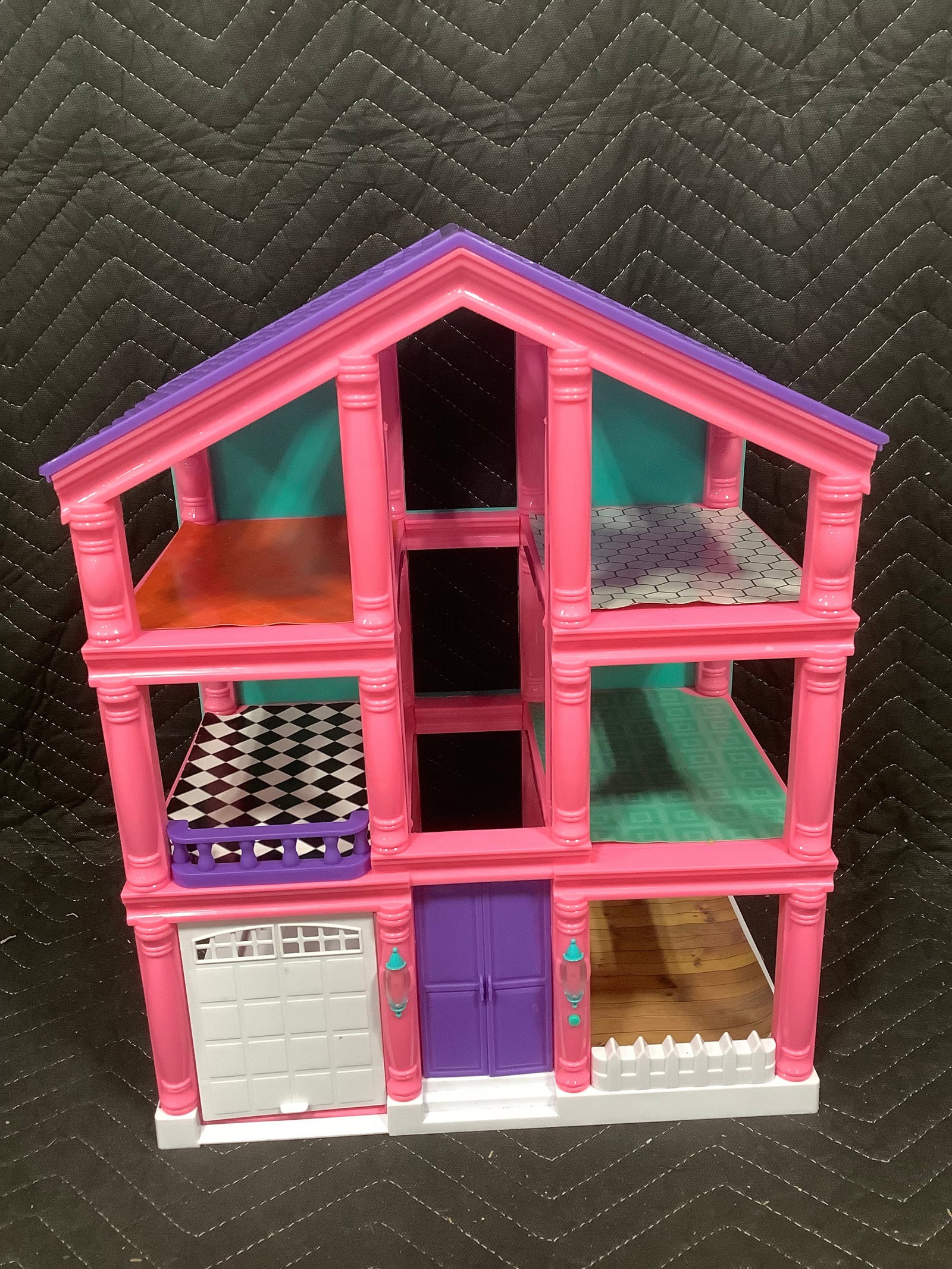 Walmark kids connection dollhouse with working doorbell (1 of 1)