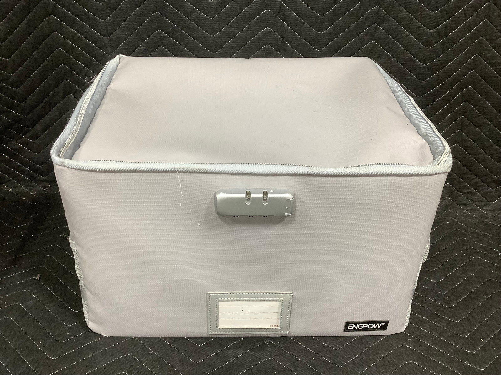 Locking fireproof portable document box(16inx13inx10in): Locking fireproof portable document box(16inx13inx10in)