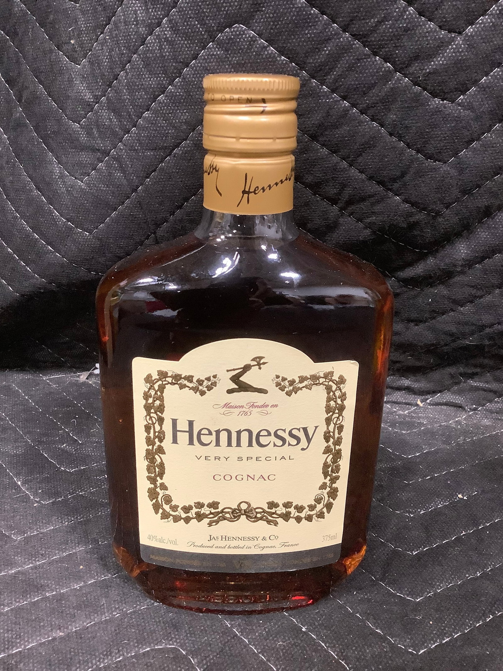 Hennessy very special cognac(375mL, unopened): Hennessy very special cognac(375mL, unopened)