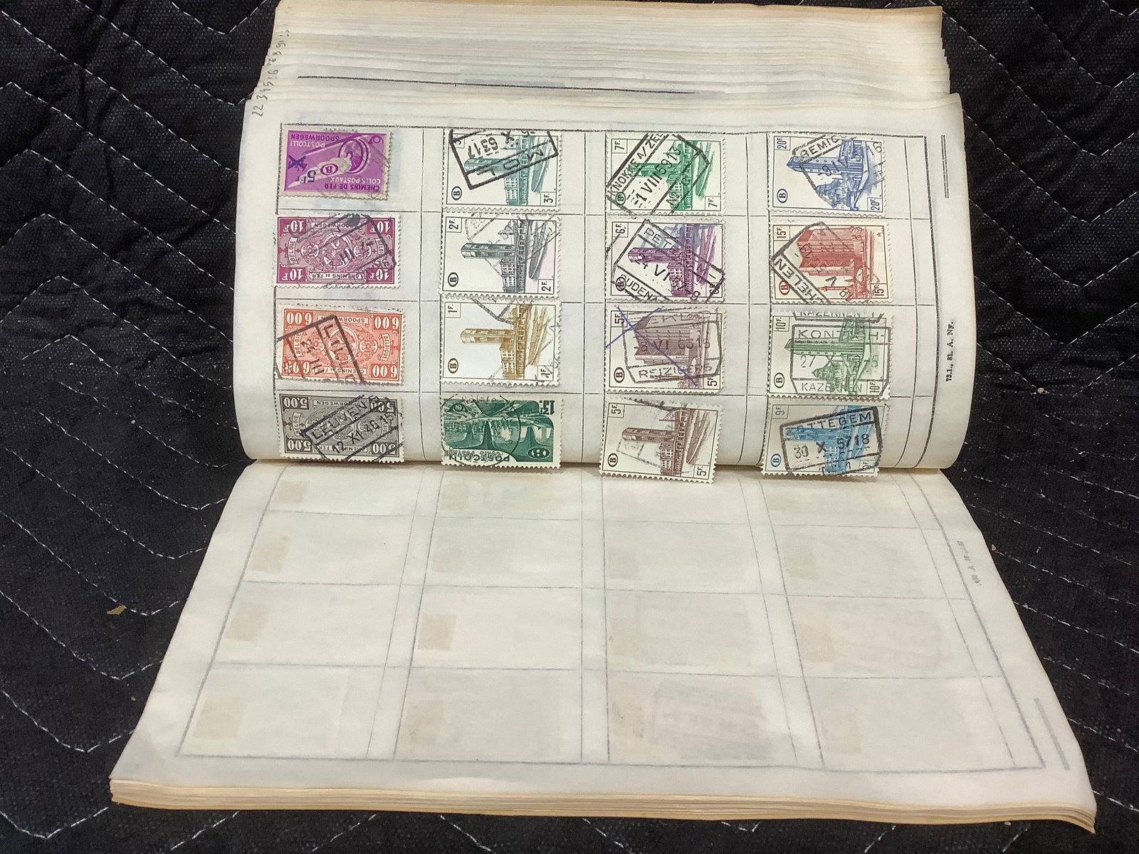 Vintage Stamp Album: Vintage Stamp Album