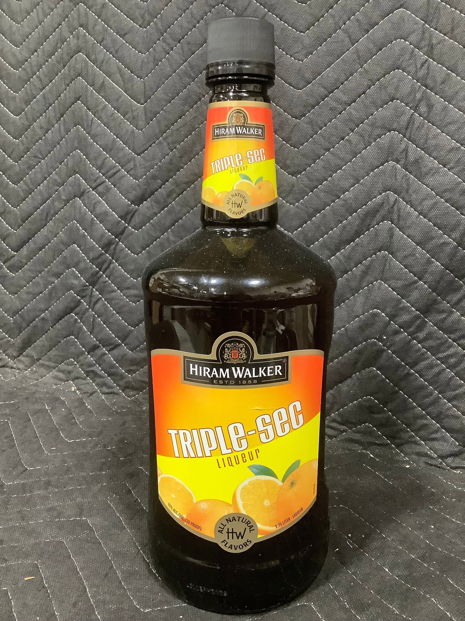 Hiram Walker Triple Sec Liquer - 15% (1.75L) *sealed*: Hiram Walker Triple Sec Liquer - 15% (1.75L) *sealed*