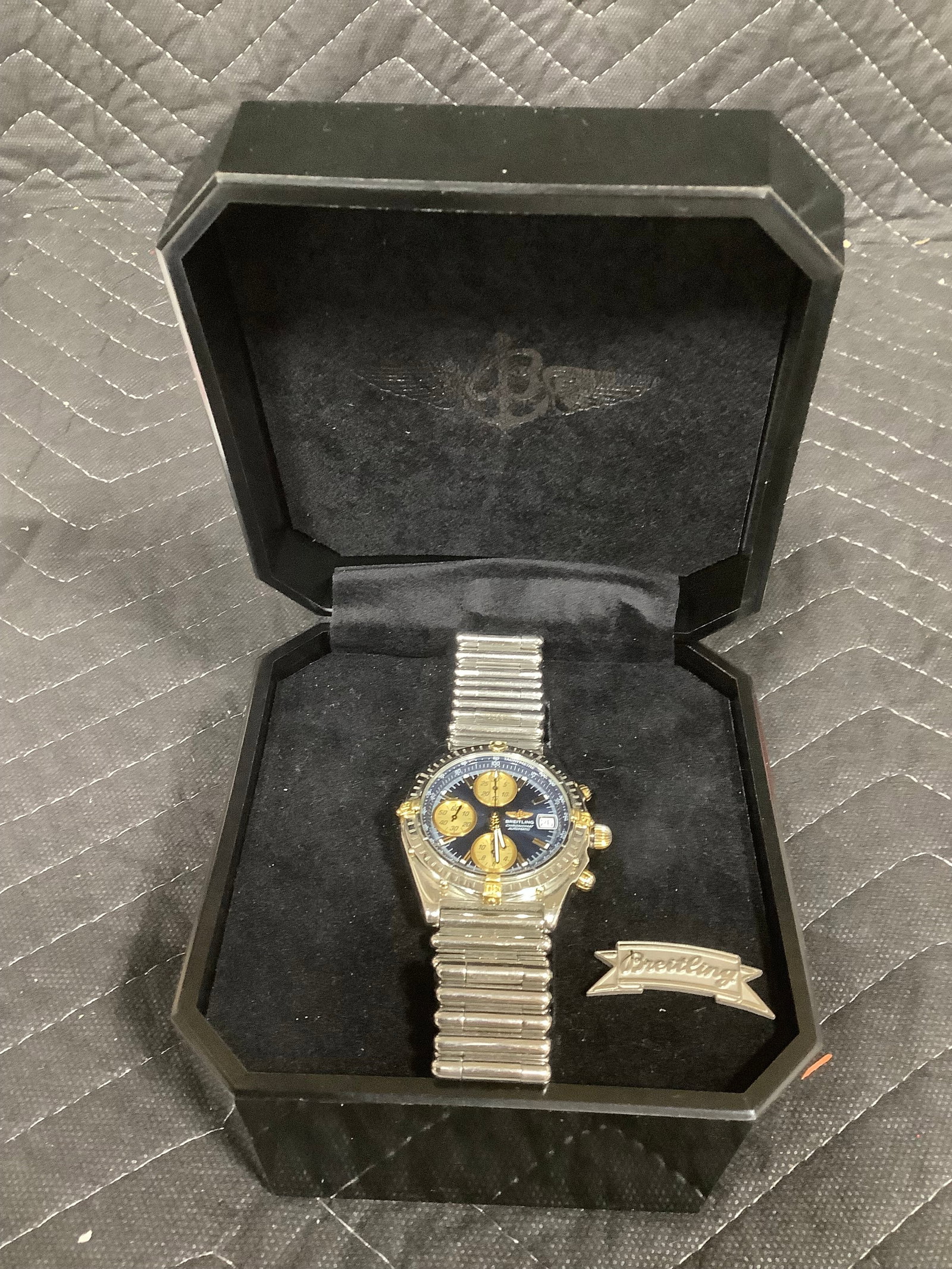 Breitling watch: Breitling watch
