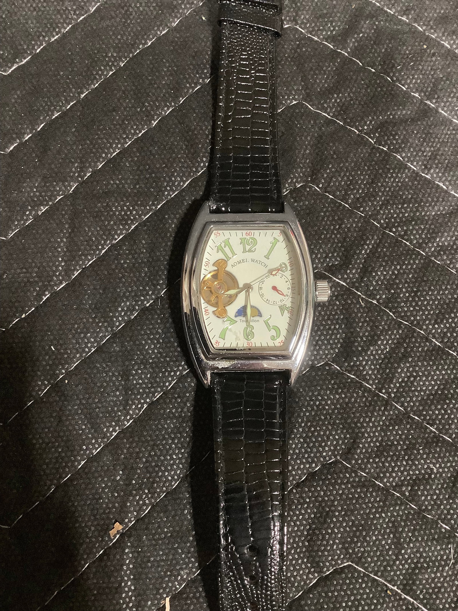 Aomei watch*unauthenticated*: Aomei watch*unauthenticated*