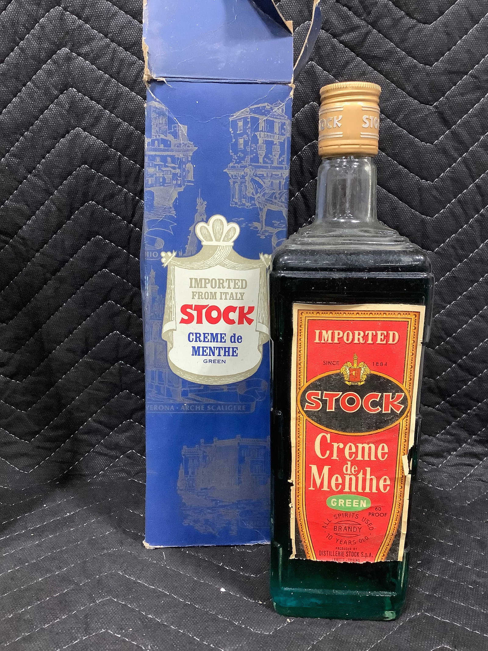 Stock creme de Menthe(60 proof,3/4 quart) (1 of 1)
