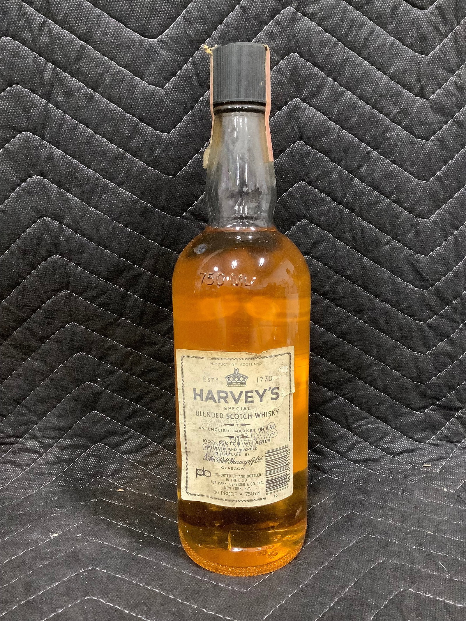 Harveys blended scotch whisky(86 proof, 750mL): Harveys blended scotch whisky(86 proof, 750mL)