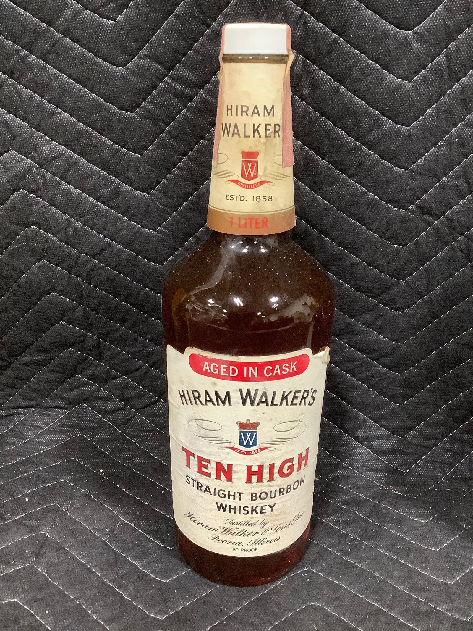 Hiram Walkers ten high straight bourbon whiskey(80 proof, 1L-sealed) (1 of 1)